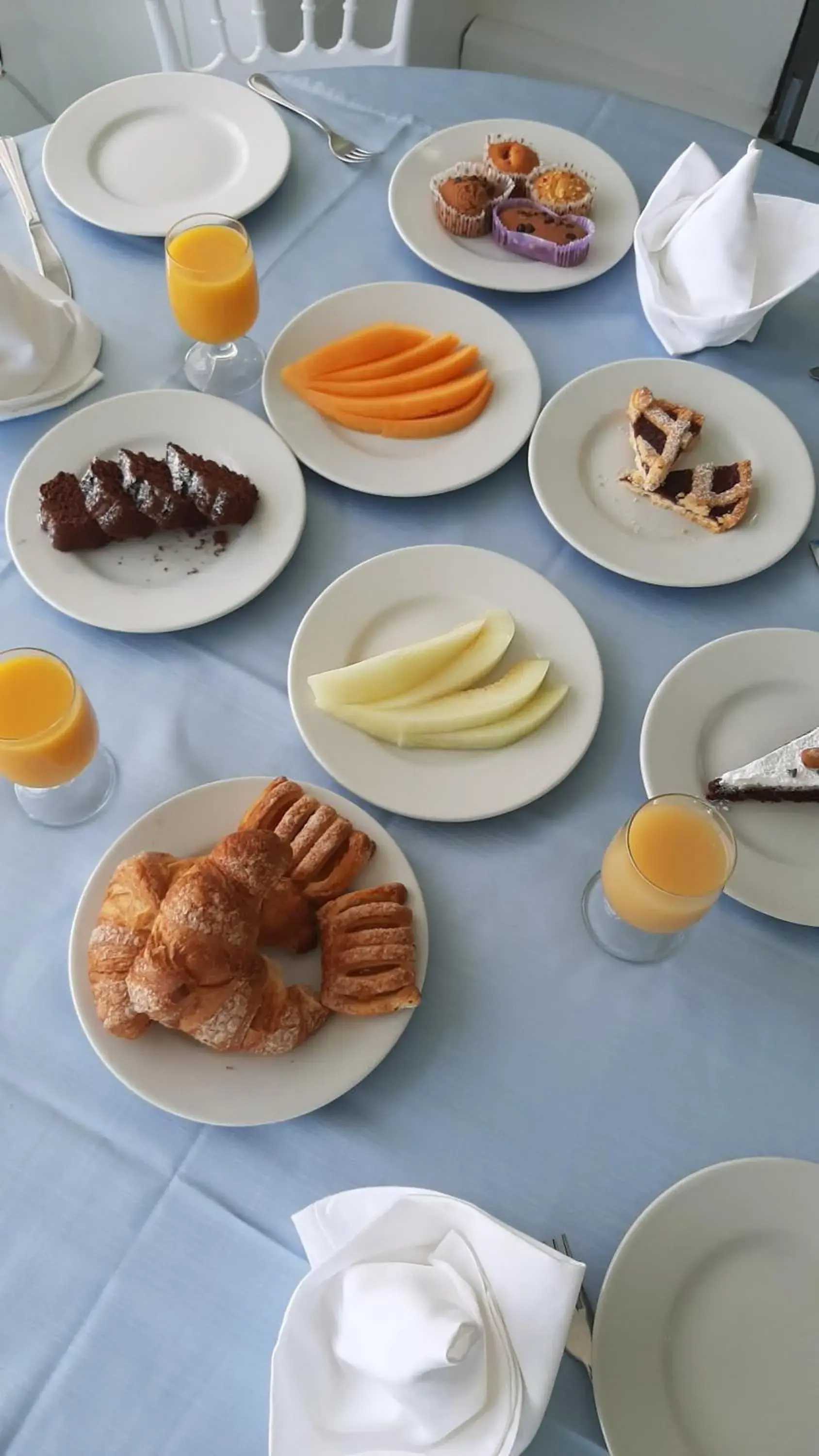 Continental breakfast in Hotel Albatros