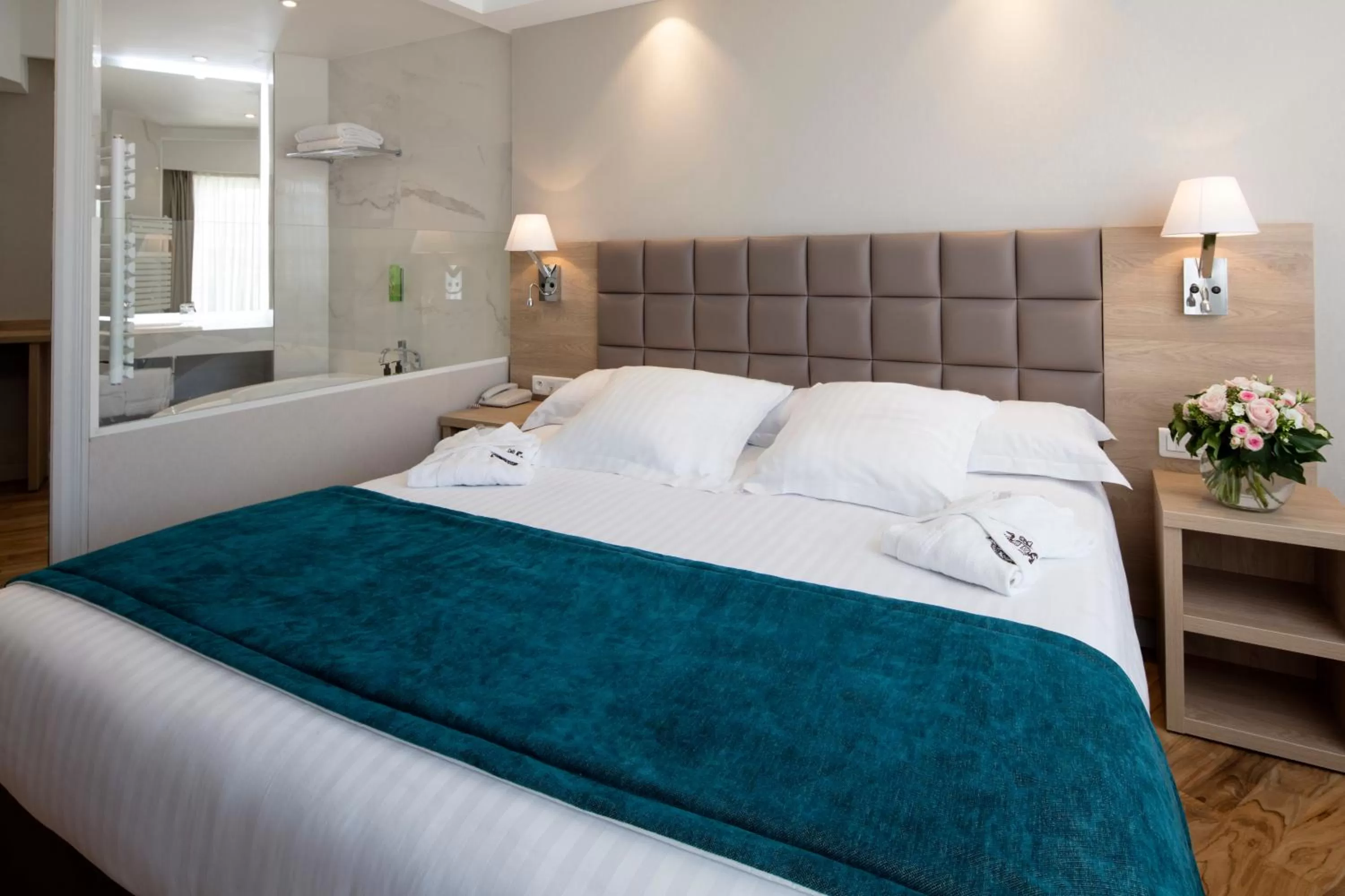 Bed in Splendid Hotel & Spa Nice