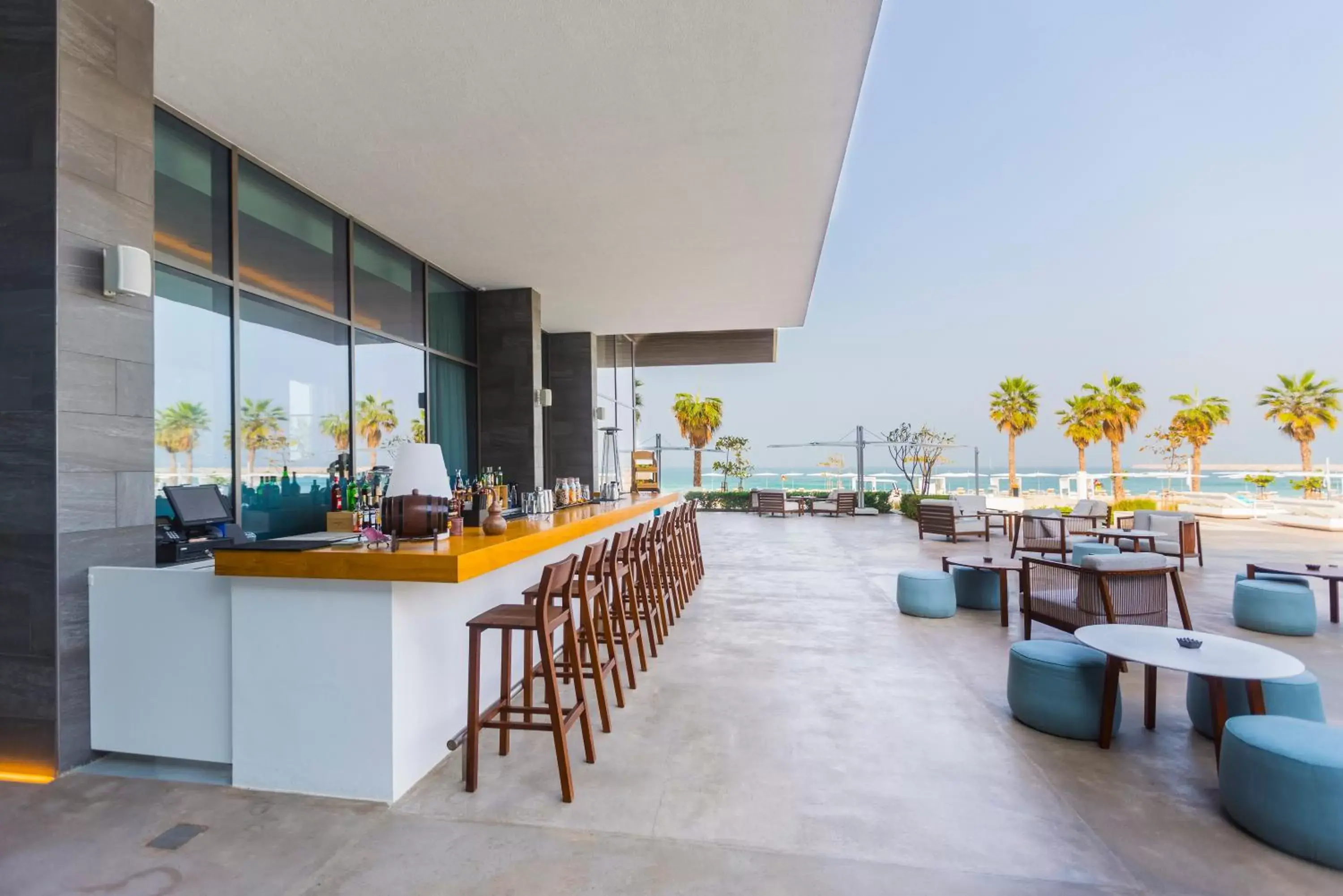 Lounge or bar, Restaurant/Places to Eat in Nikki Beach Resort & Spa Dubai