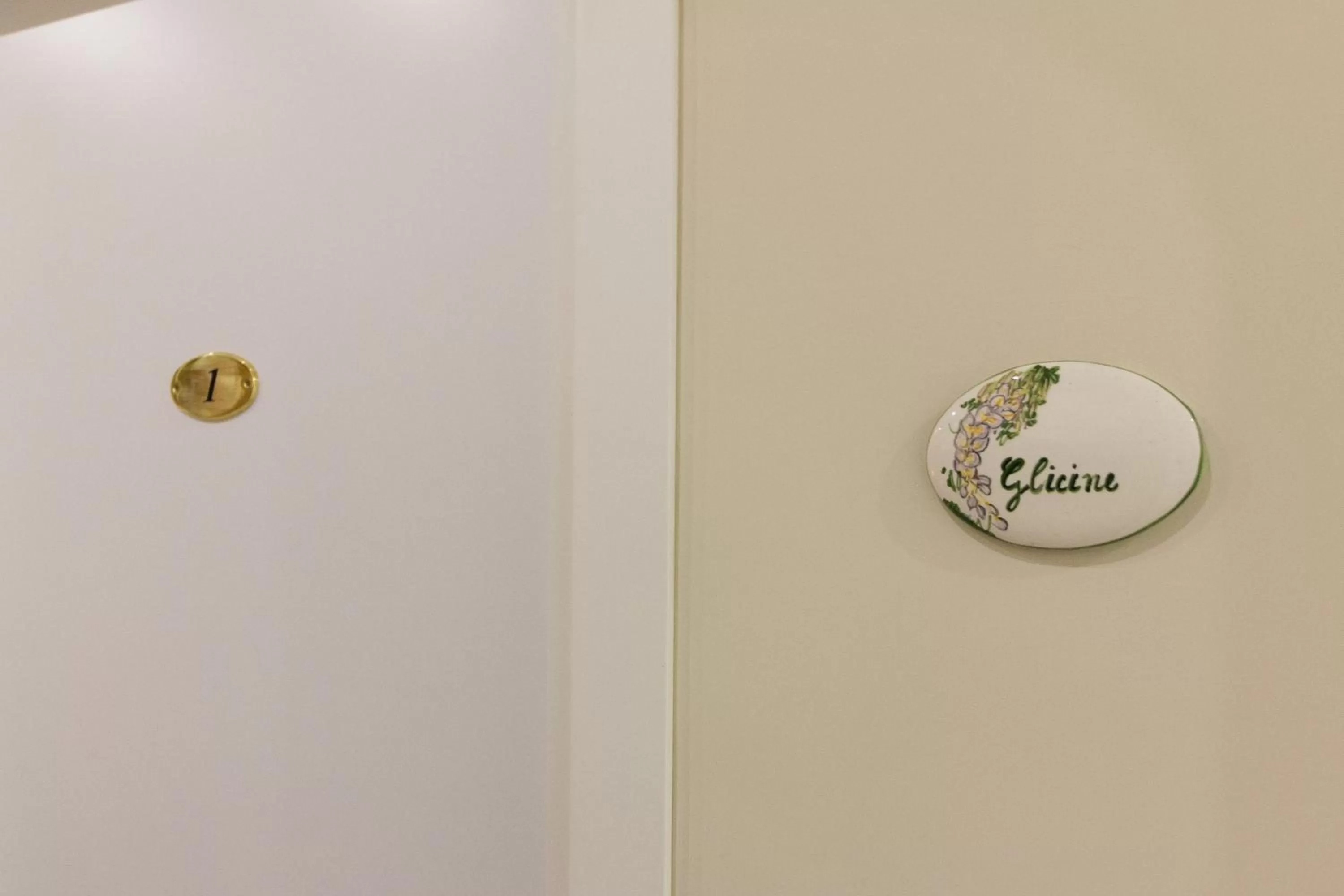 Property logo or sign in Maison Lillina