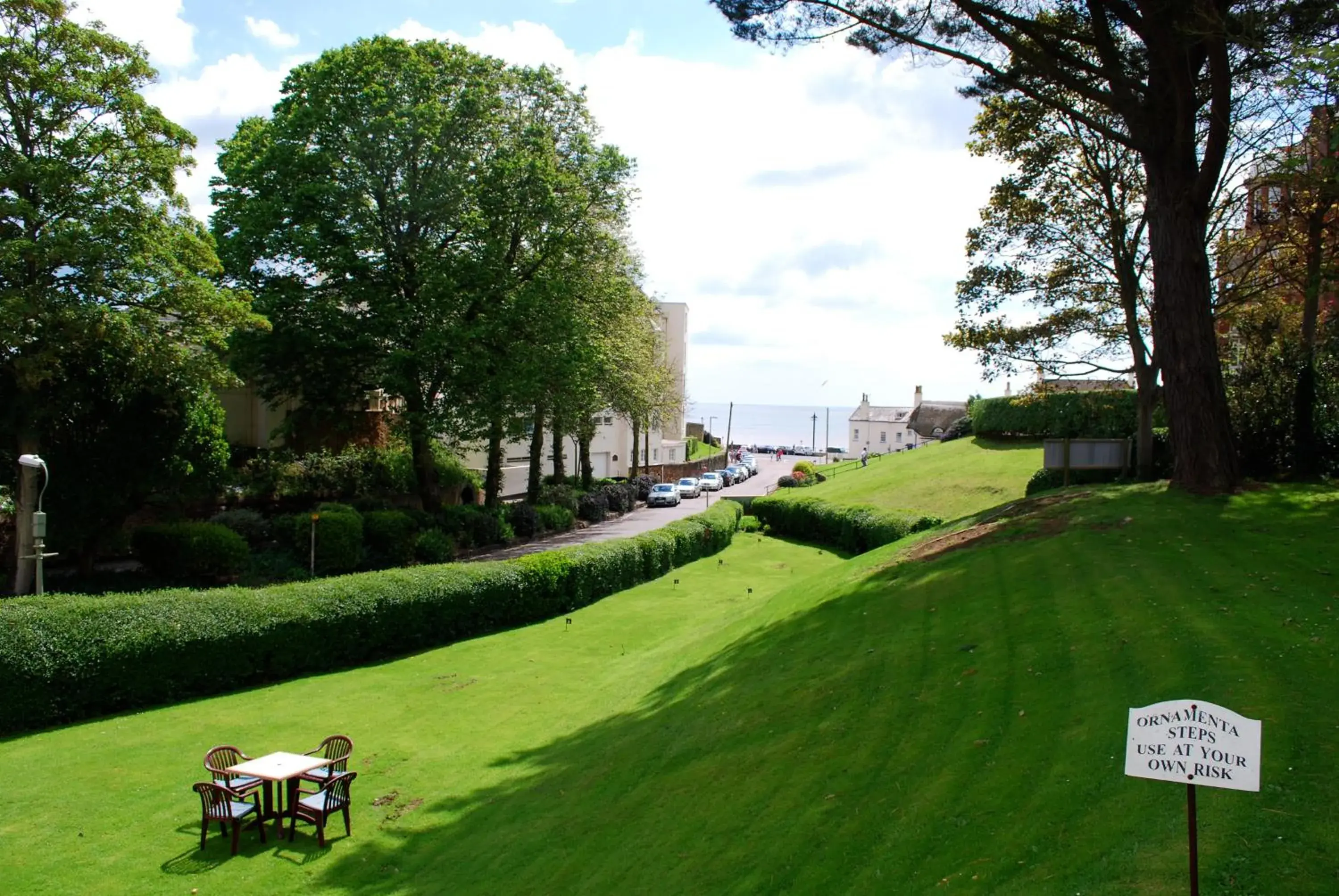 Garden in Royal Glen Hotel