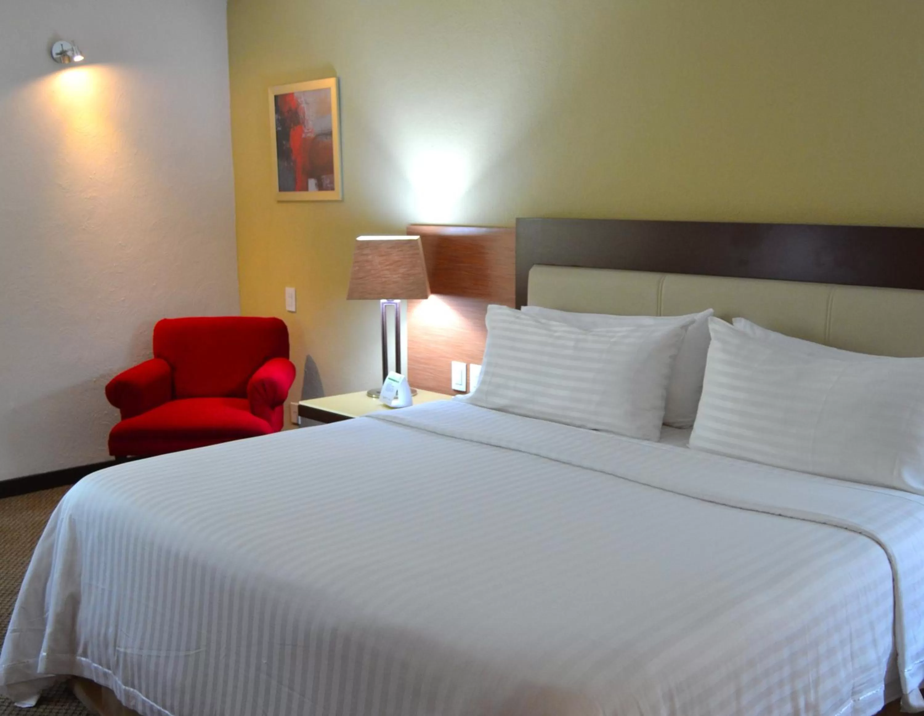 Bed in Holiday Inn Guadalajara Select by IHG