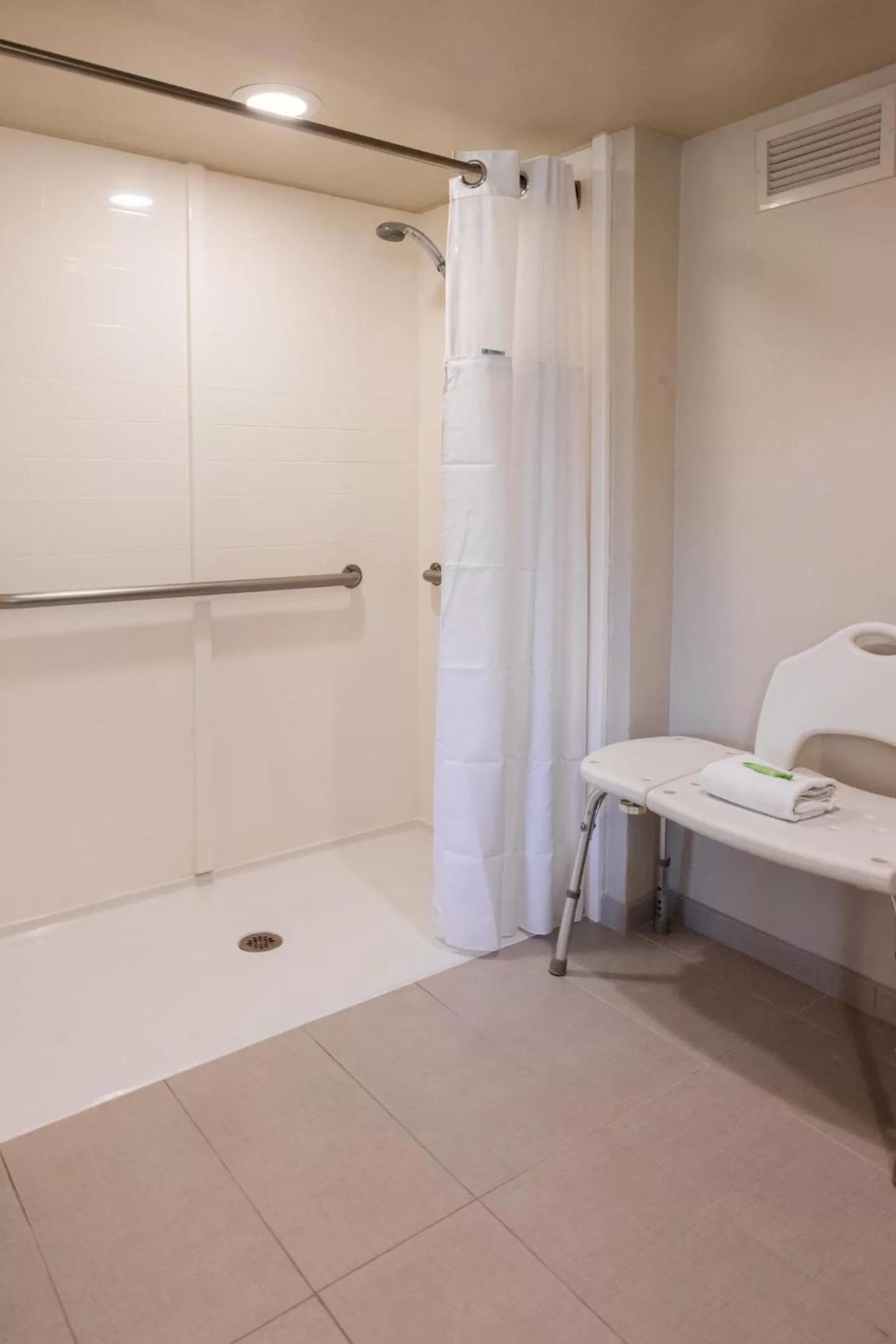 Bathroom, Bed in Wyndham Garden Lake Buena Vista – Disney Springs® Area