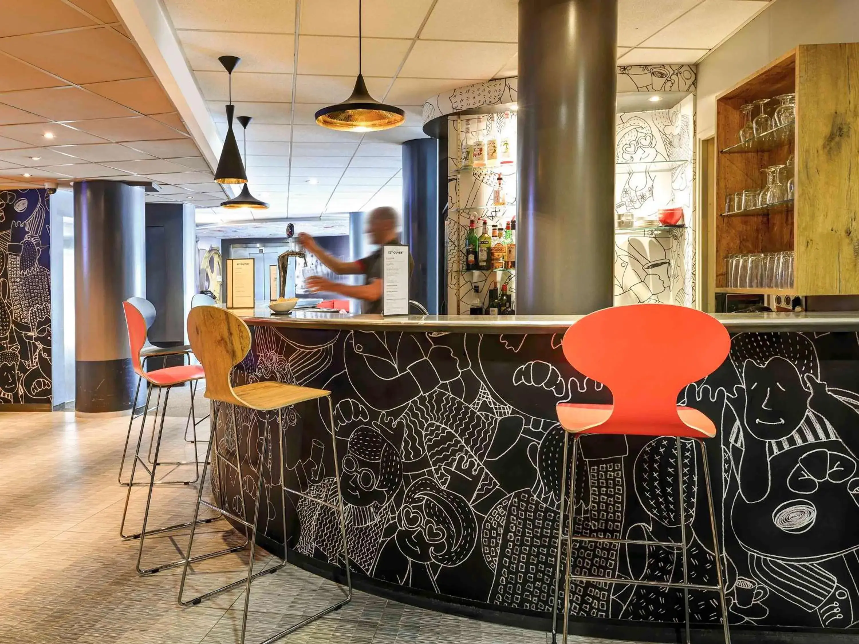 Lounge or bar, Lounge/Bar in ibis Orly Chevilly Tram 7