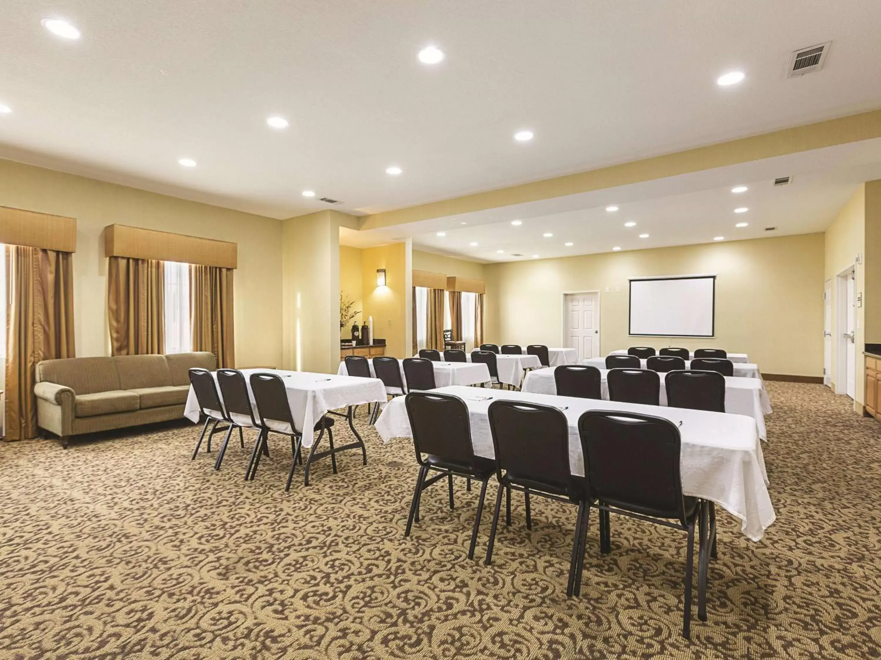 Meeting/conference room, Business Area/Conference Room in La Quinta by Wyndham Alvarado