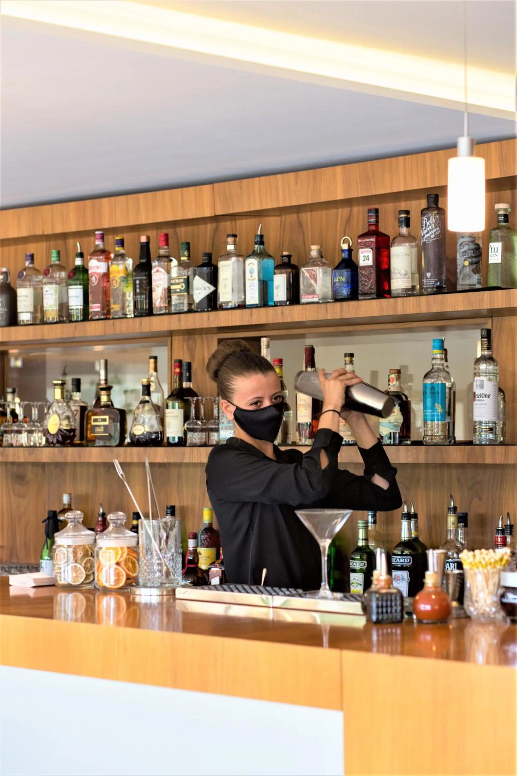 Lounge or bar in Hotel Restaurant La Vague de Saint Paul