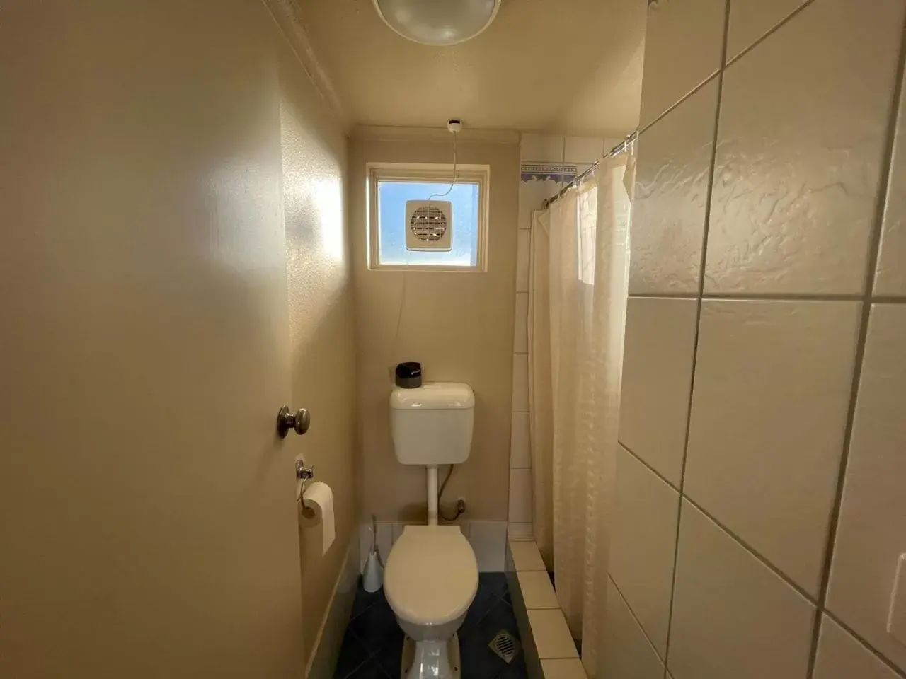 Bathroom in Astor Hotel Motel