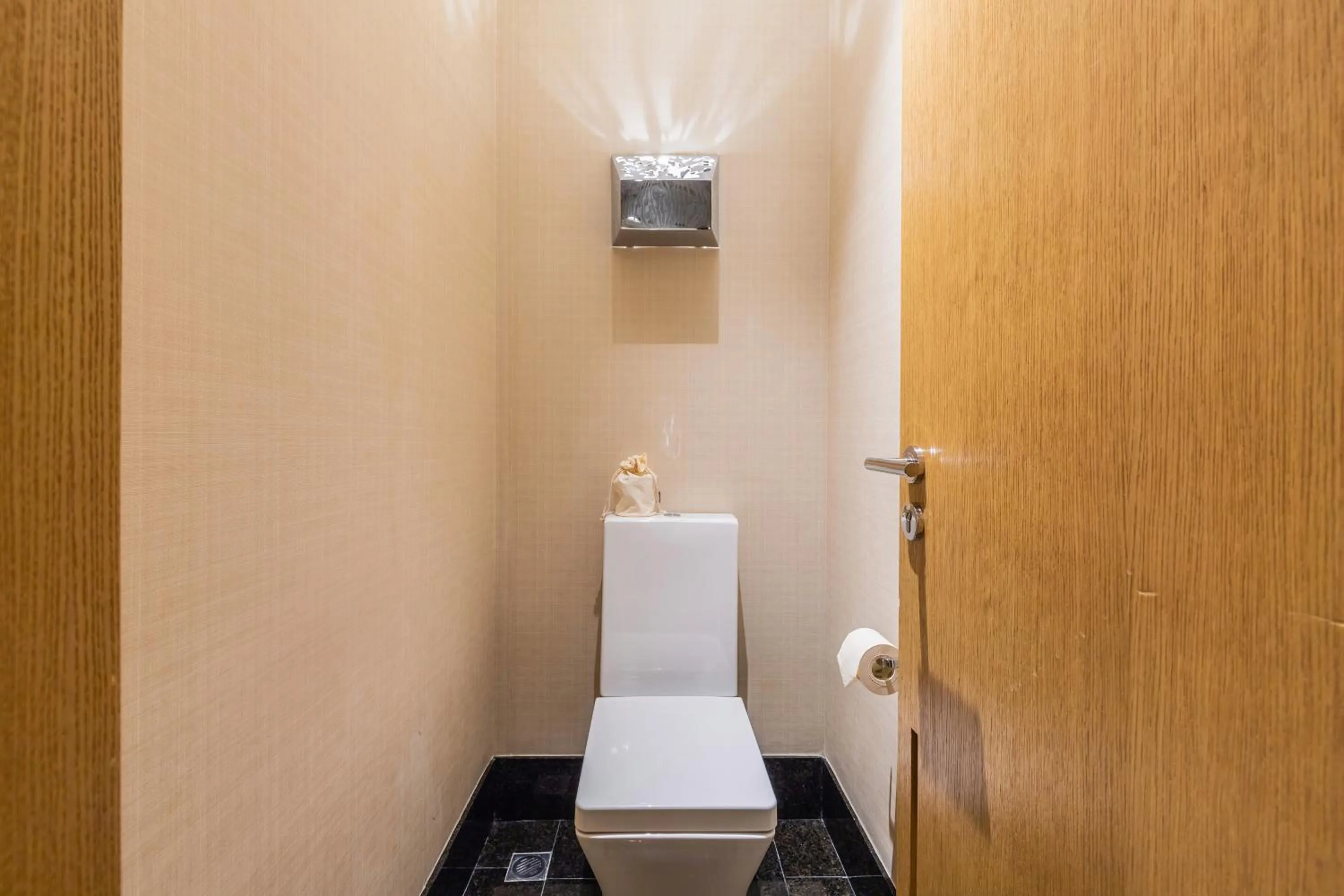 Toilet in Hotel Kapok Shenzhen Bay