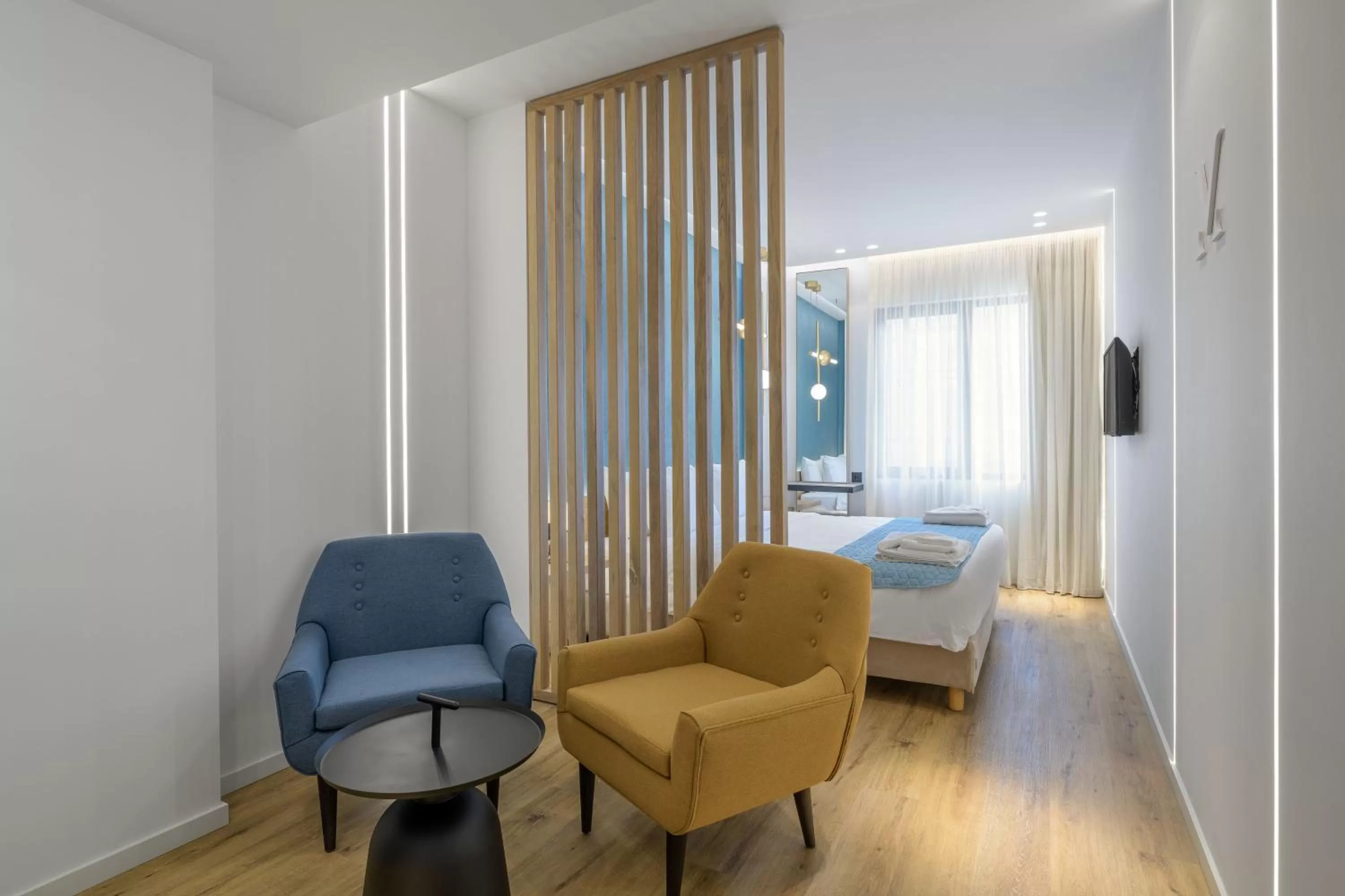 Acropolis Magenta Luxury Suites