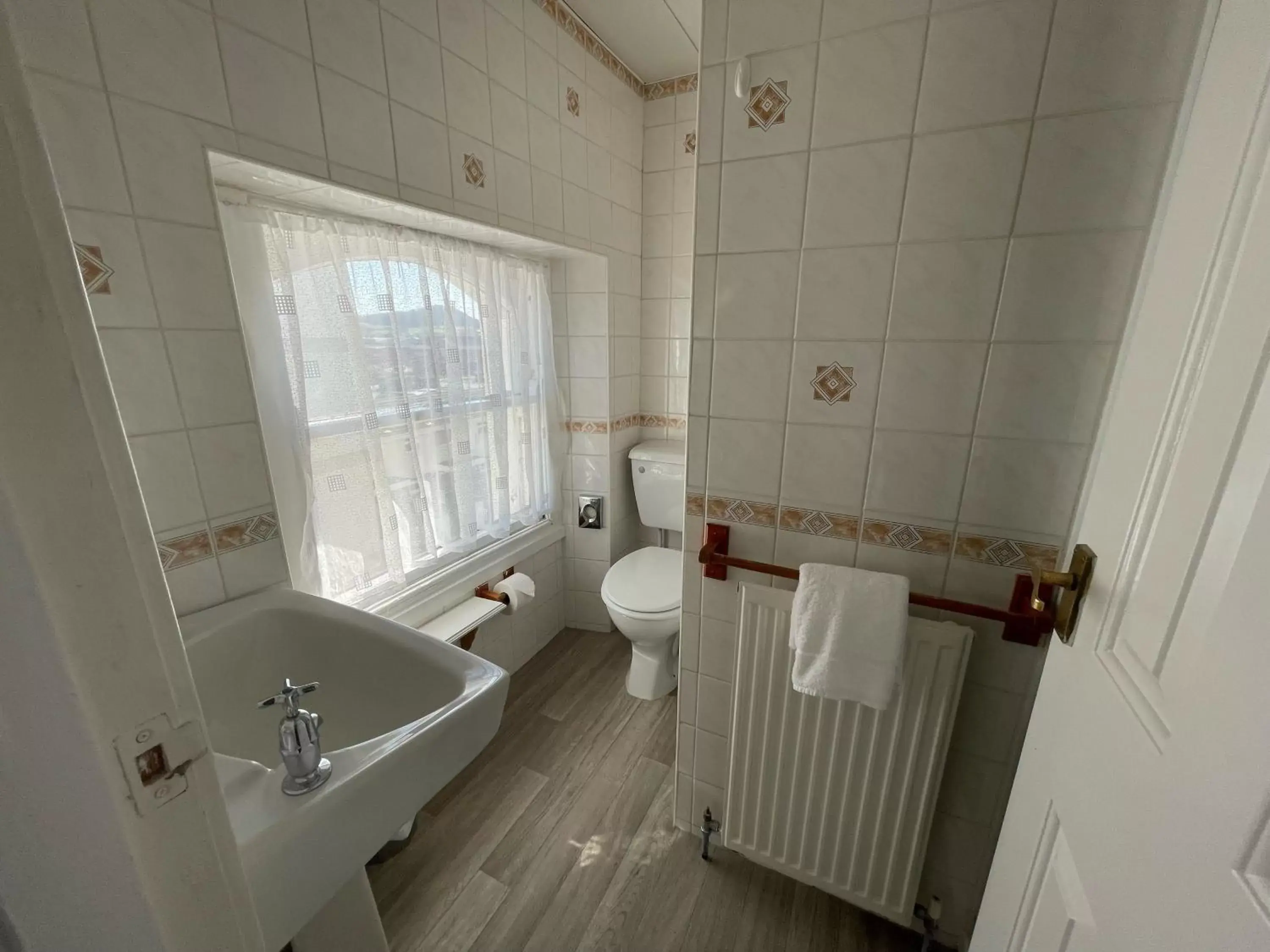 Single Room - En Suite in The Shelbourne Single Room - En Suite in The Shelbourne