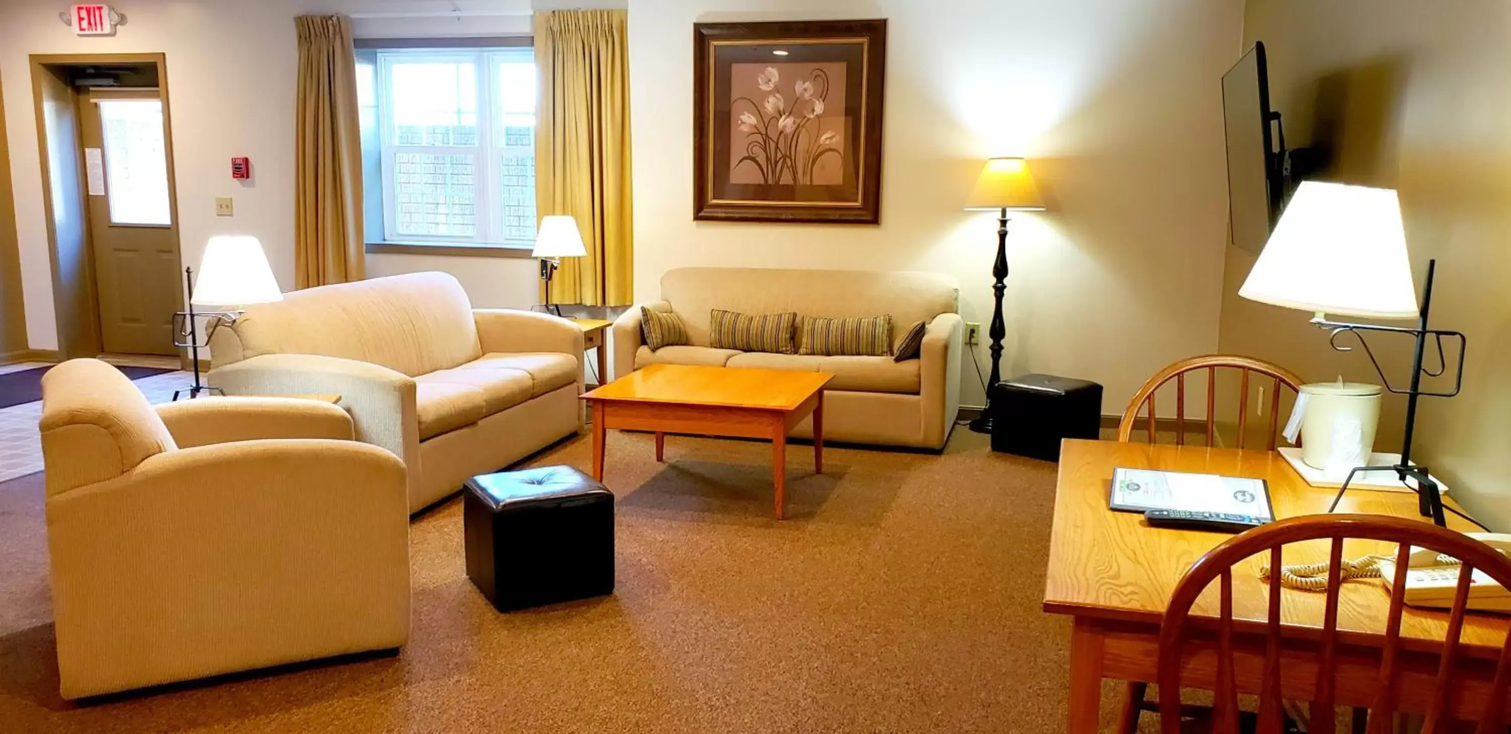 Living room, Seating Area in Lodging on the Square