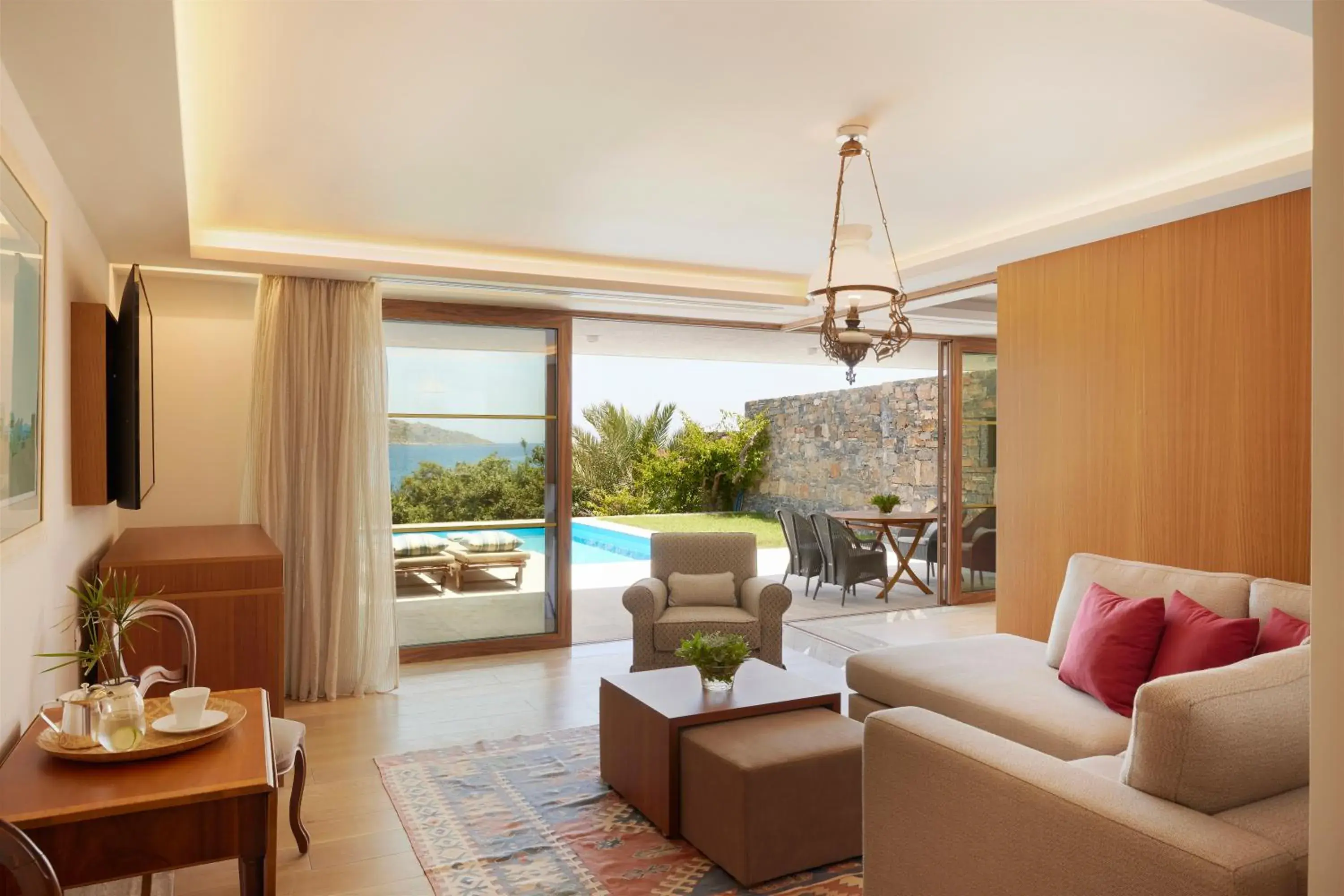 Living room, Seating Area in Elounda Mare Relais & Châteaux Hotel