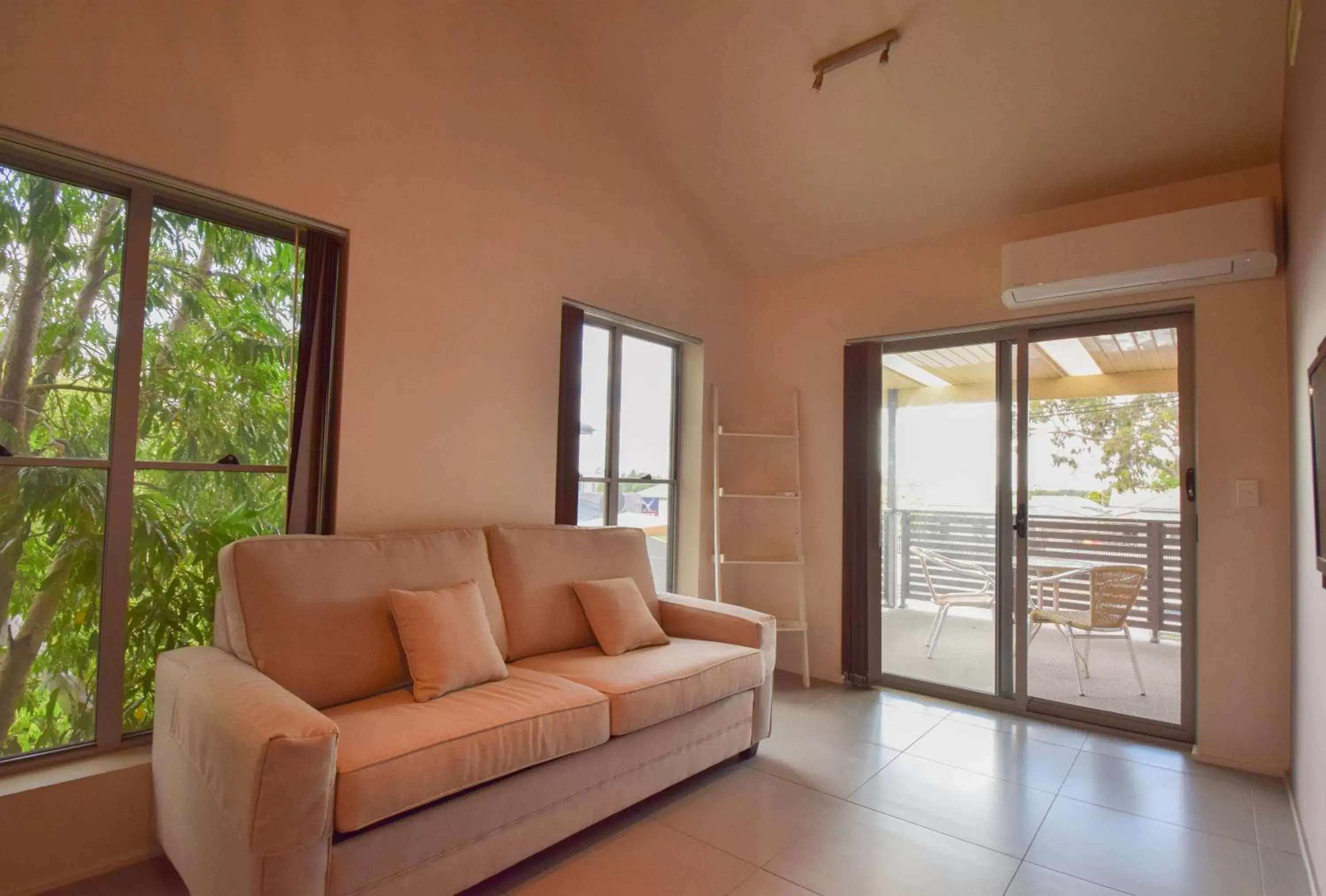 Living room, Seating Area in Station Hotel Motel Kurri