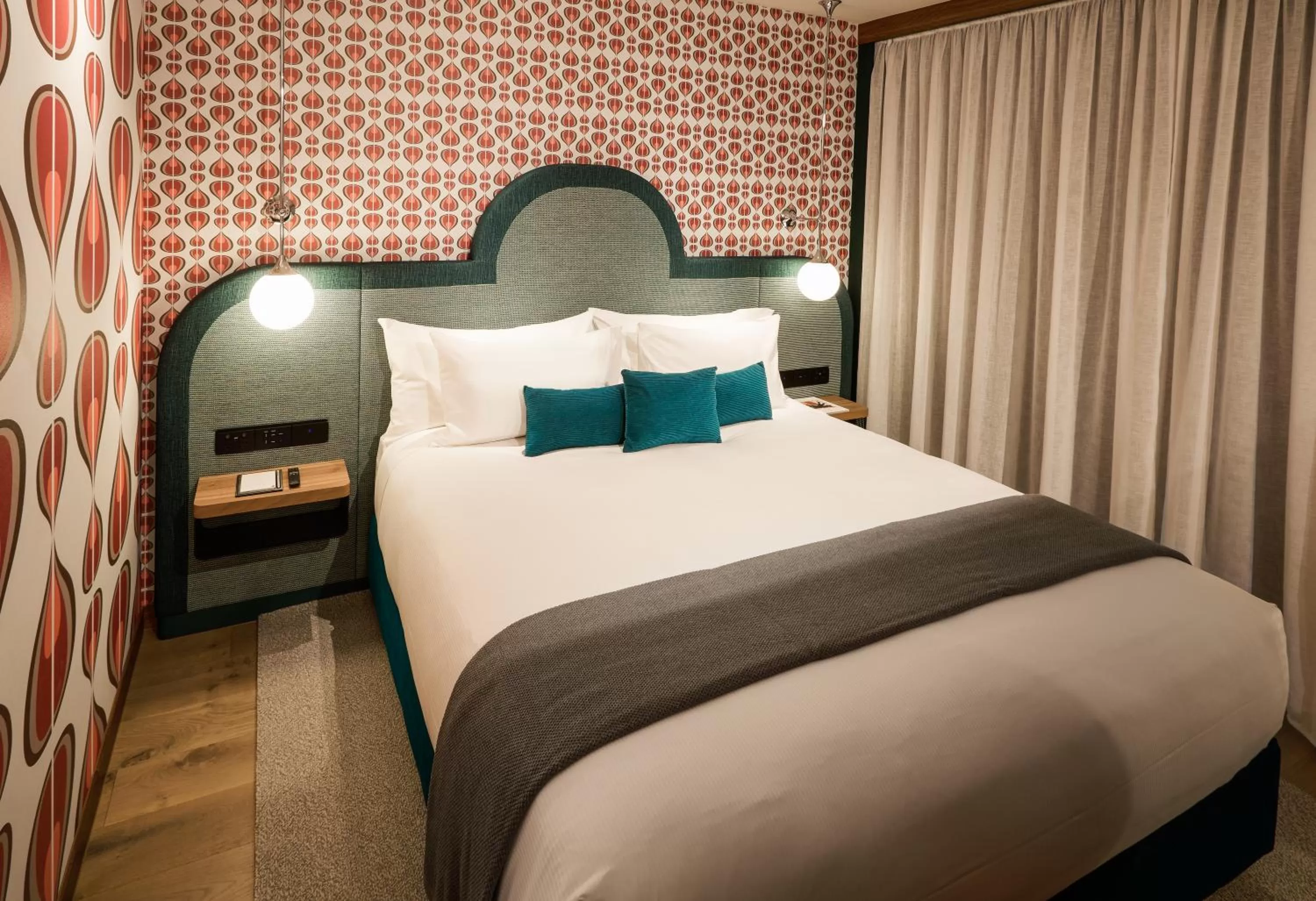 Bed in Ovolo Melbourne South Yarra, a Wyndham Hotel