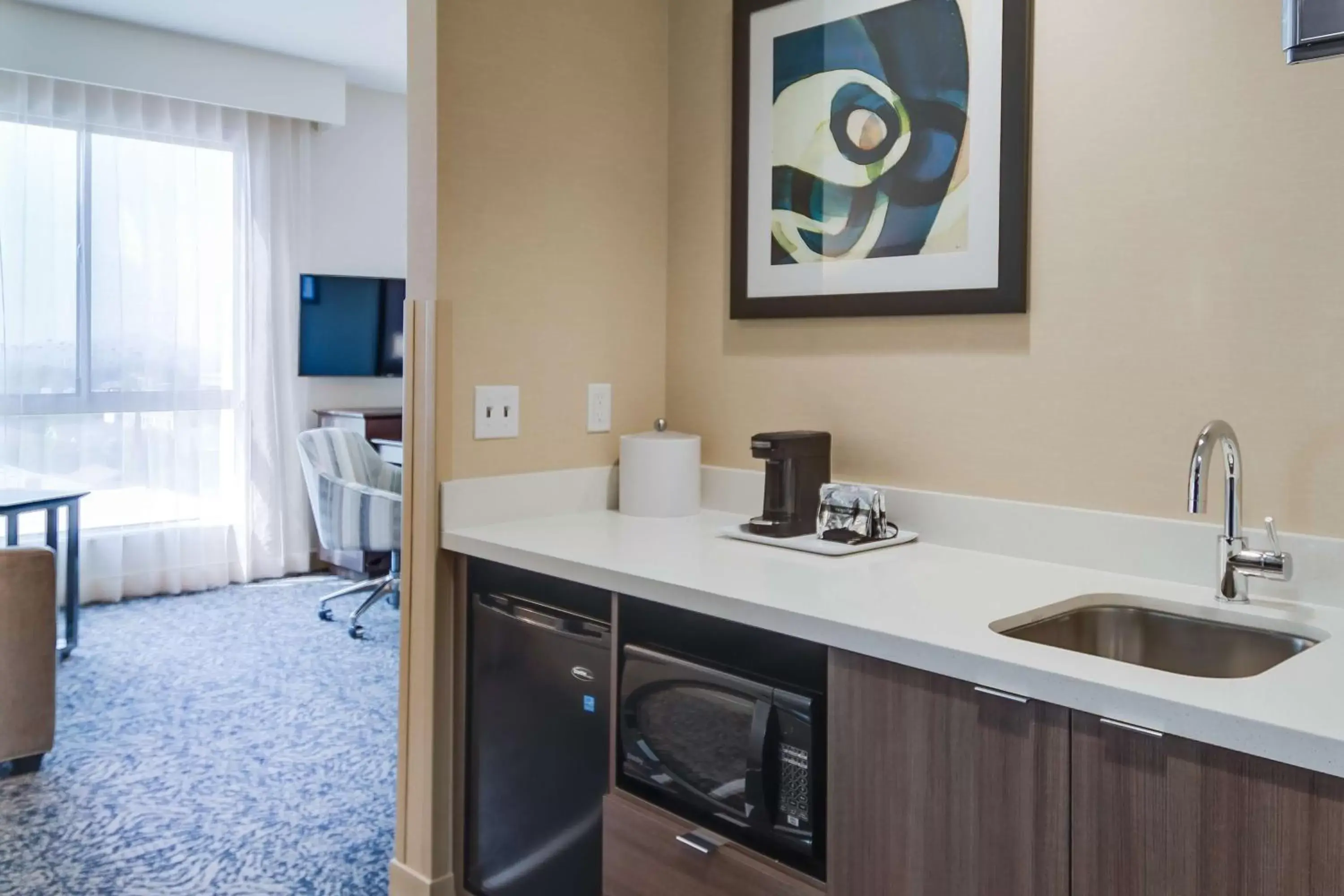 Kitchen or kitchenette, Kitchen/Kitchenette in Hampton Inn & Suites Los Angeles - Glendale