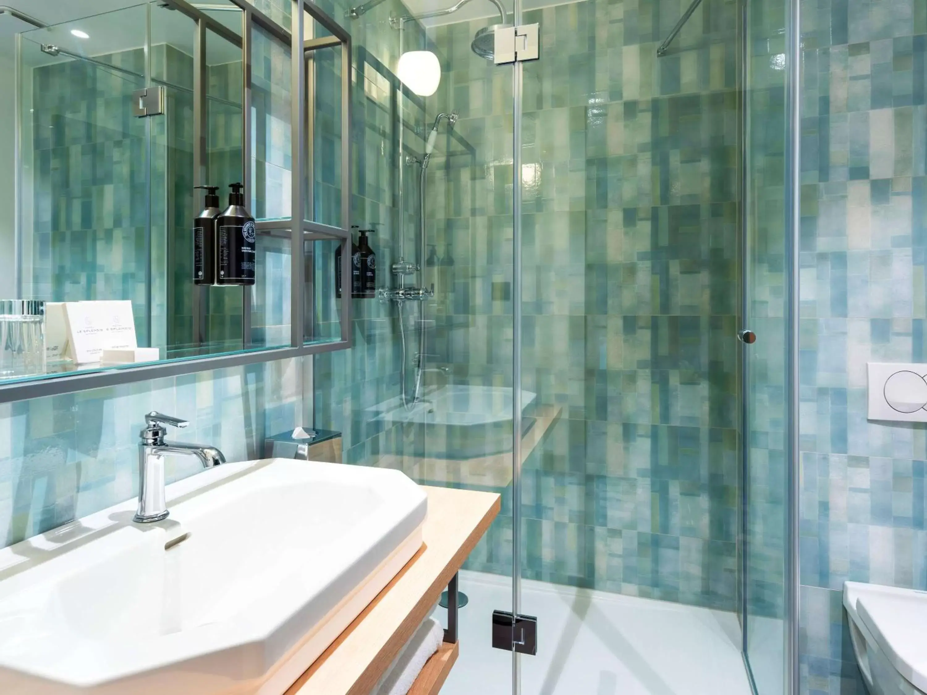 Bathroom in Le Splendid Hotel Lac D'Annecy - Handwritten Collection