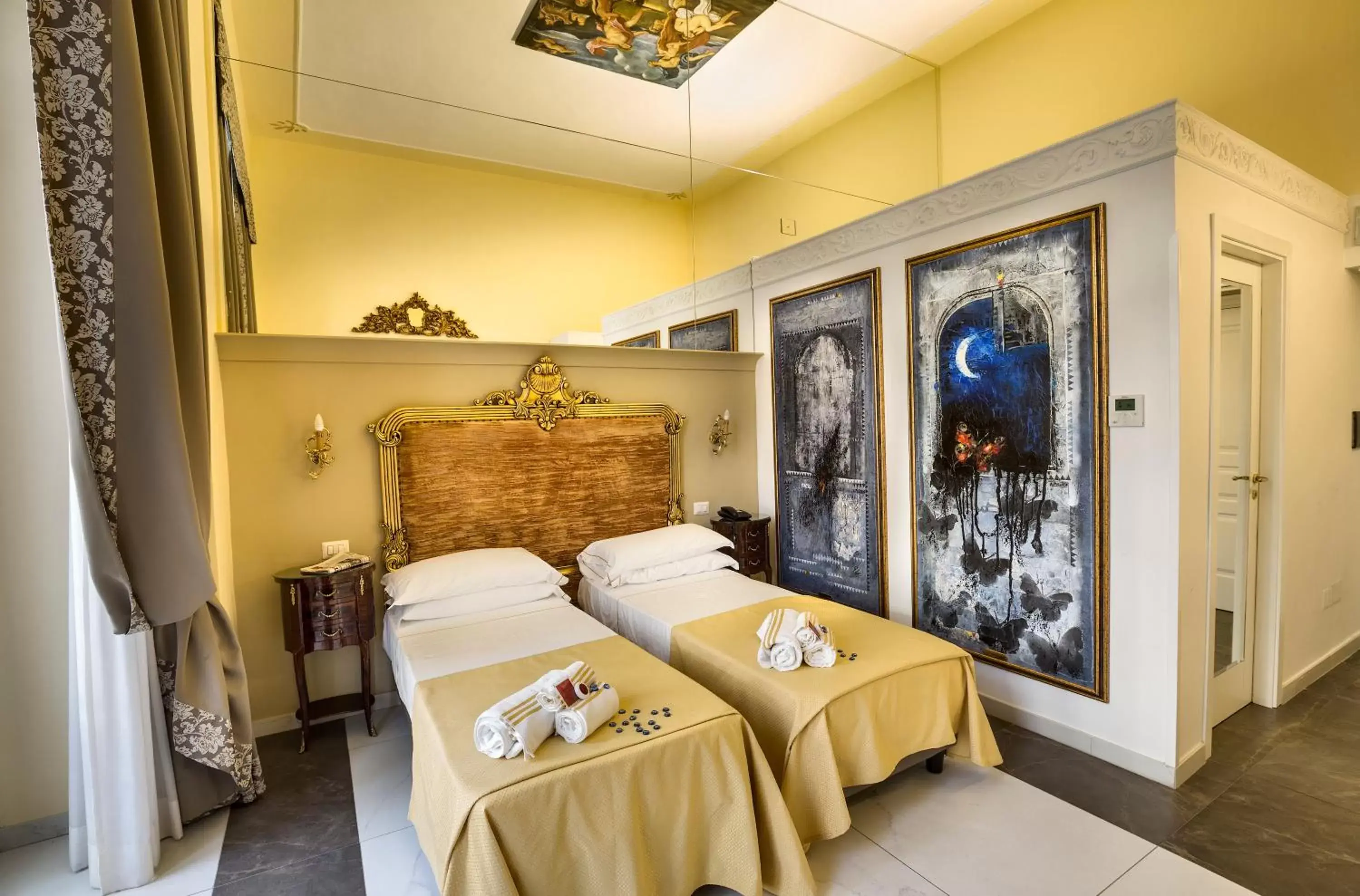 Photo of the whole room, Bed in Hotel Art Resort Galleria Umberto