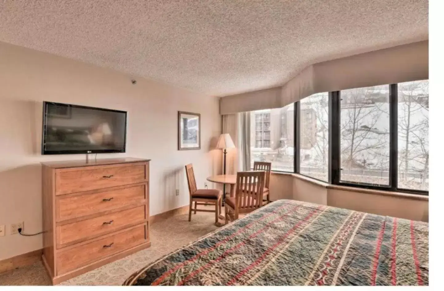 Bed, TV/Entertainment Center in Grand Lodge Crested Butte