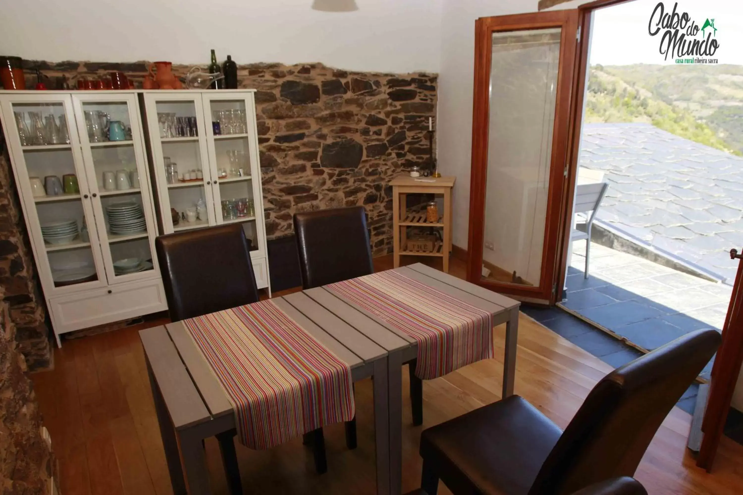 Restaurant/places to eat, Dining Area in Cabo Do Mundo Casa Rural