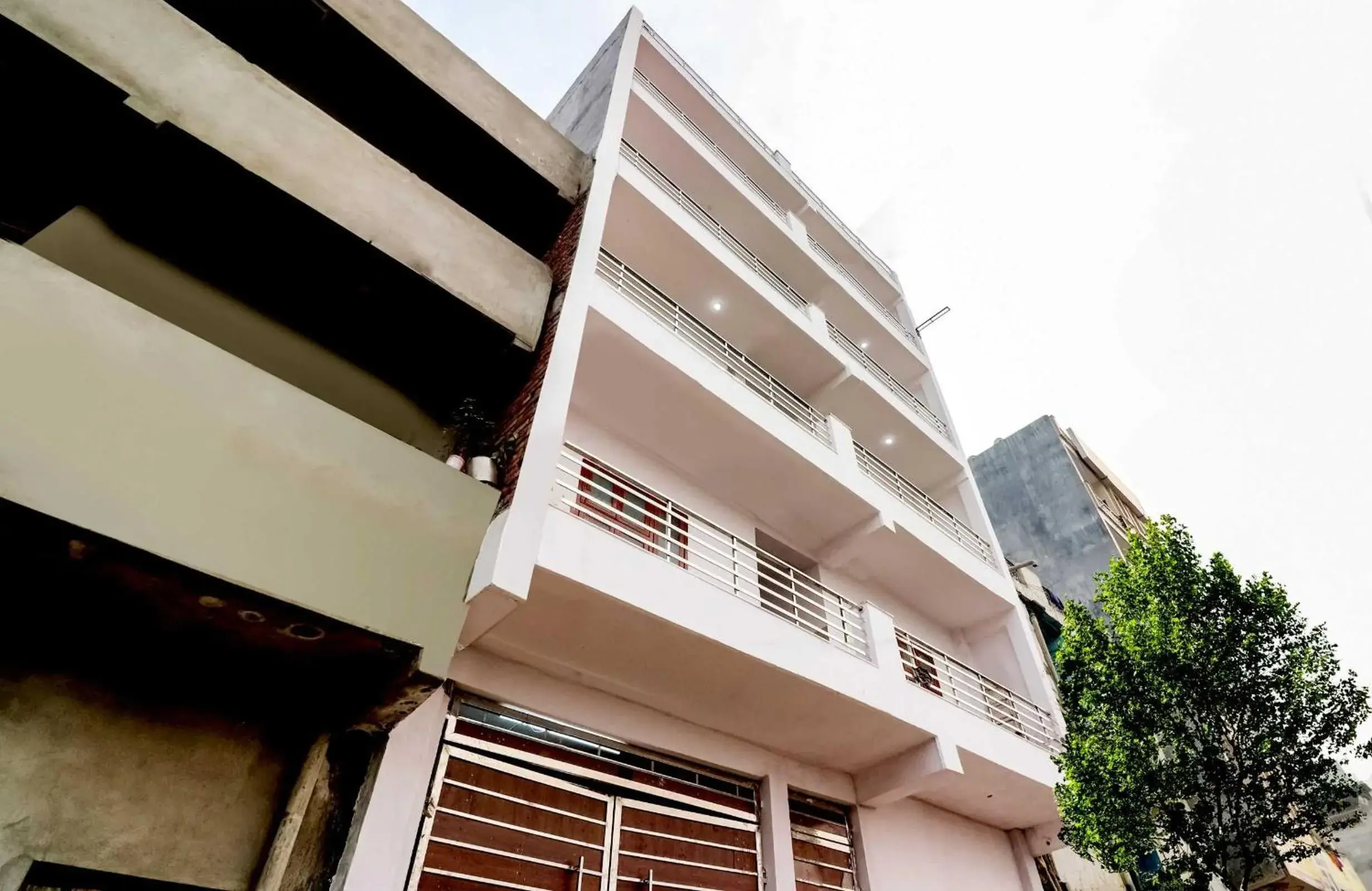 Facade/entrance, Property Building in OYO Lovely Inn Near Akshardham