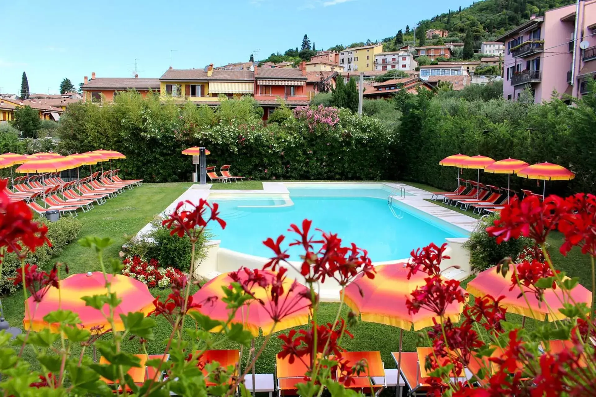 Swimming pool, Pool View in Hotel Romantic