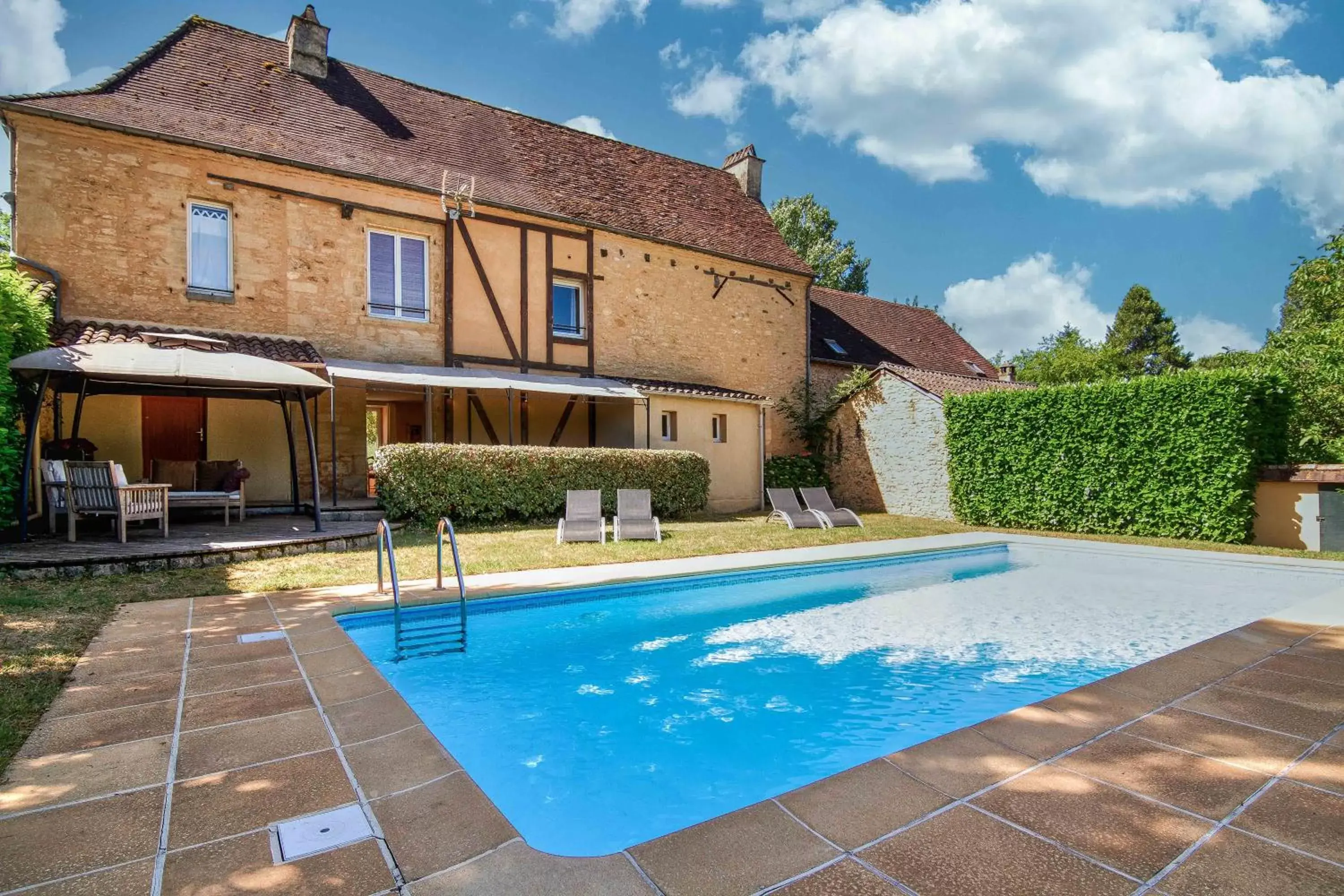 Swimming pool, Property Building in Le Clos Vallis