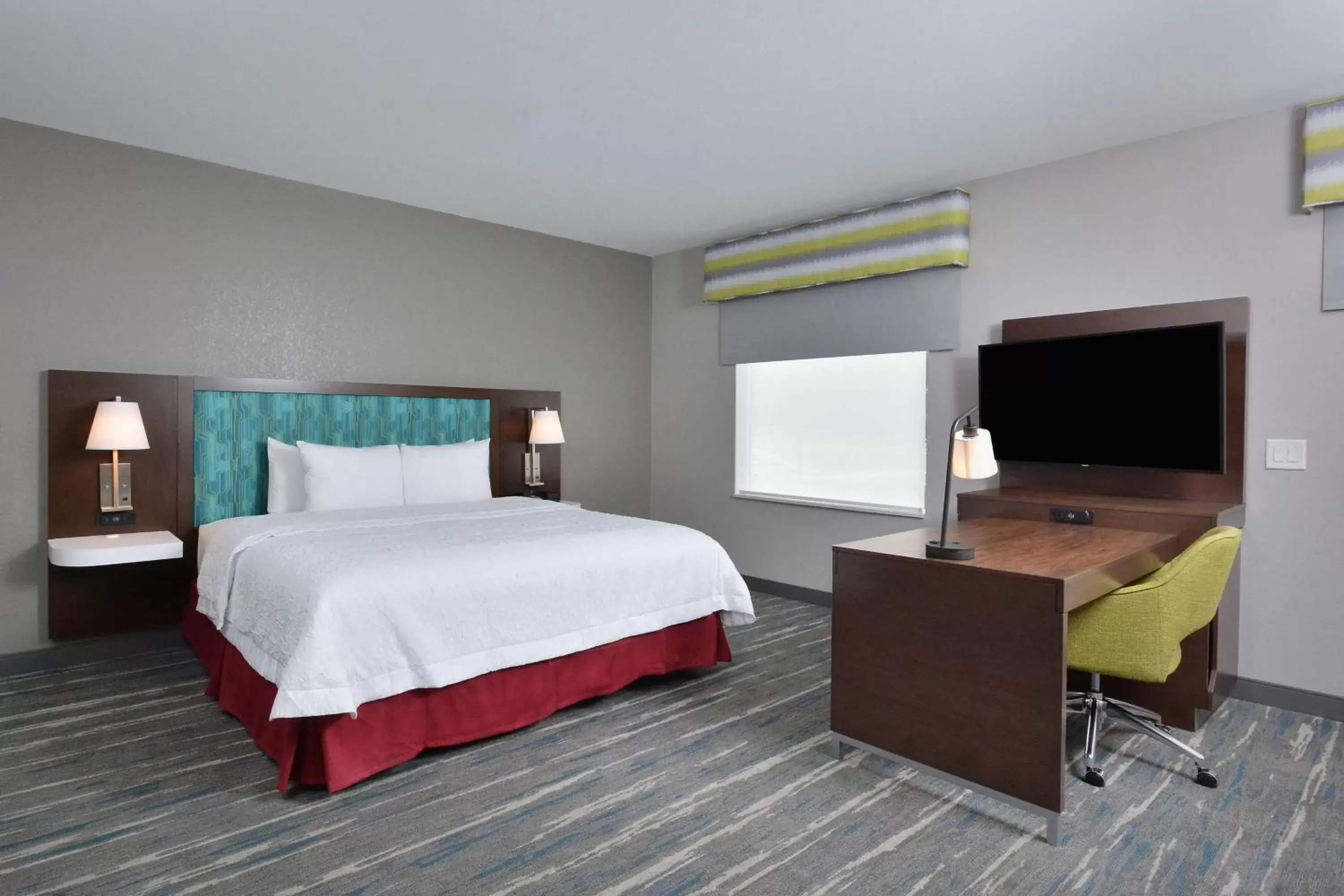 Bedroom, Bed in Hampton Inn & Suites Charlotte North I 485