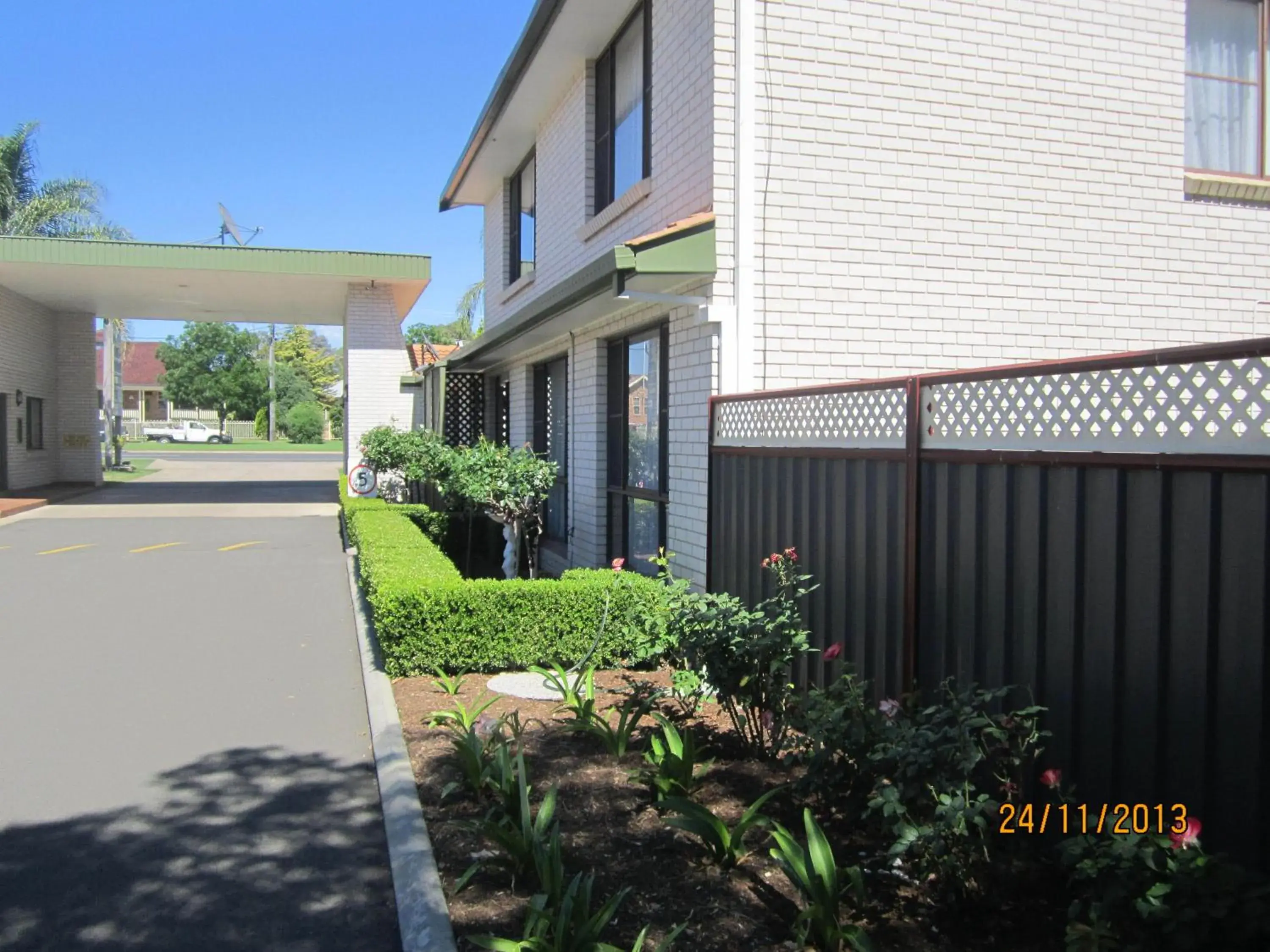 Bird's eye view, Property Building in Tamworth Motor Inn & Cabins