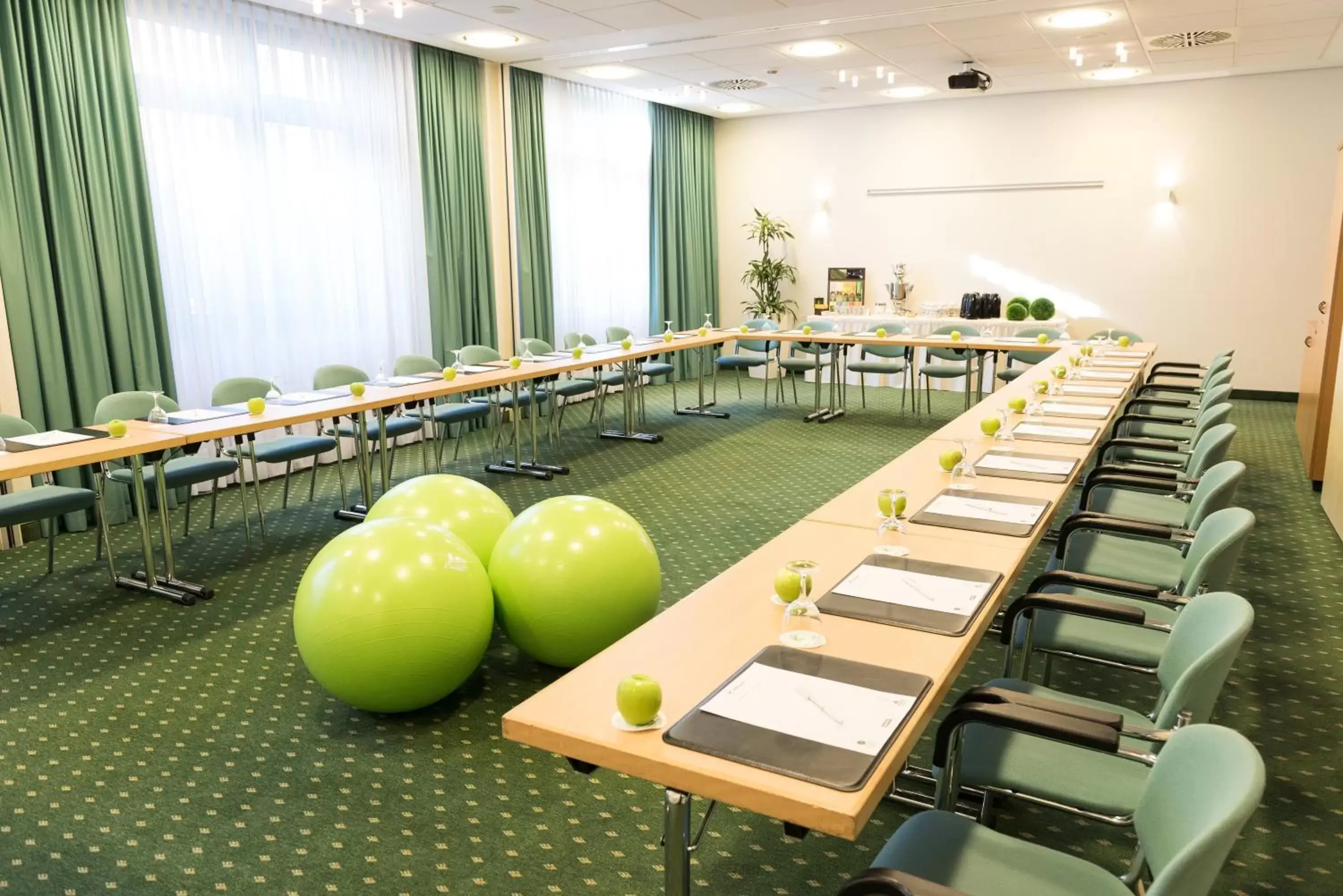 Meeting/conference room in Holiday Inn Essen City Centre, an IHG Hotel