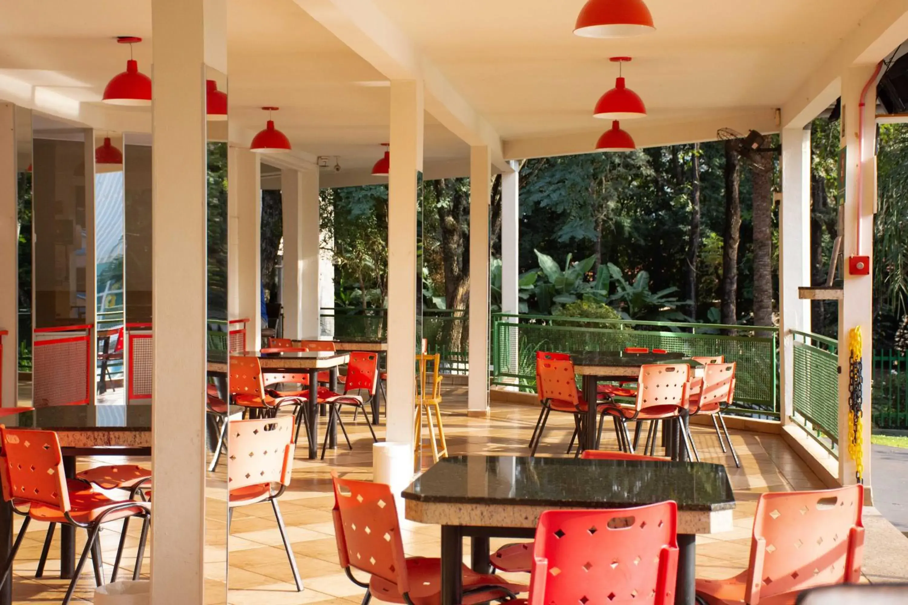 Lounge or bar, Restaurant/Places to Eat in Nacional Inn Foz do Iguacu