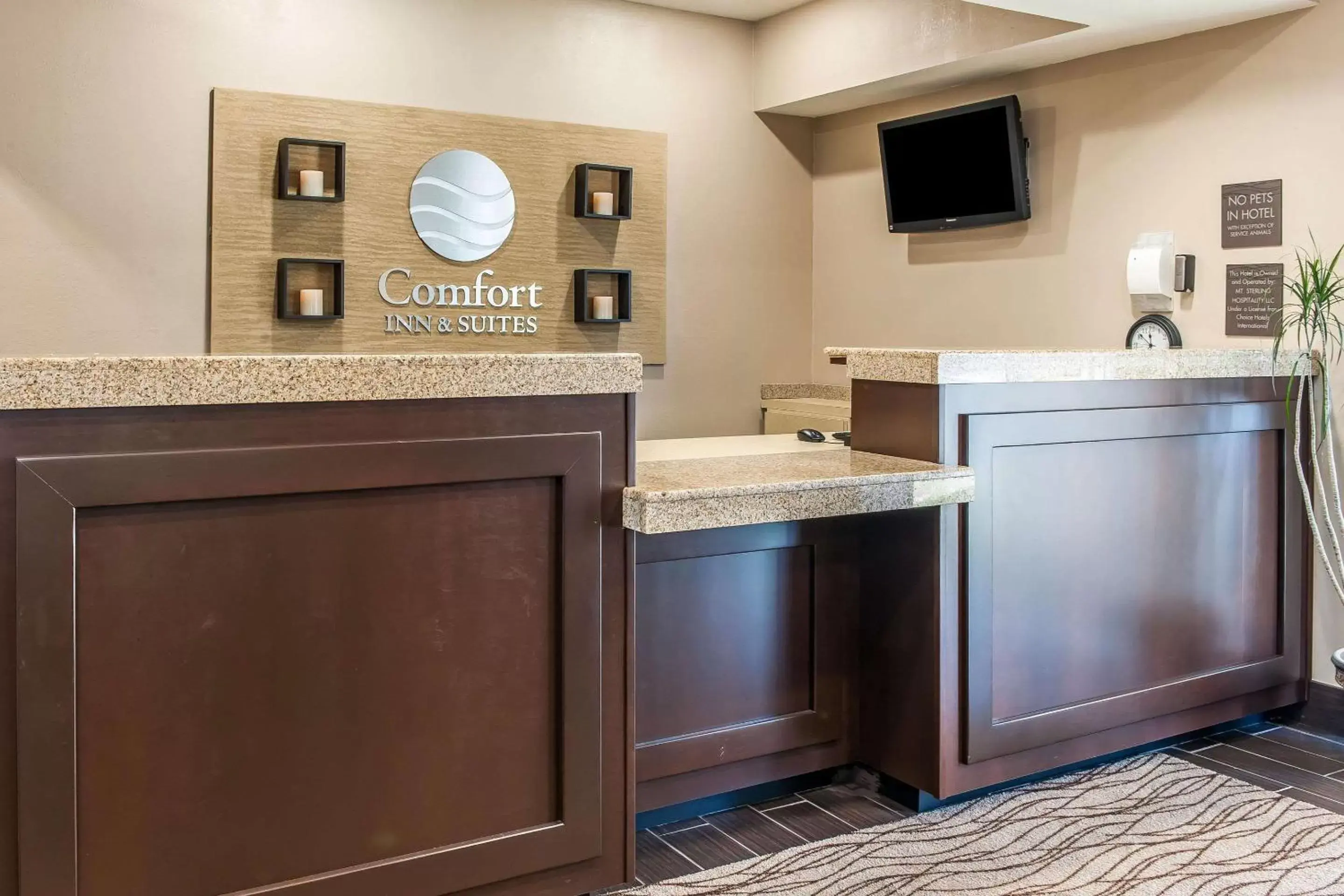 Lobby or reception, Kitchen/Kitchenette in Comfort Inn & Suites Mount Sterling