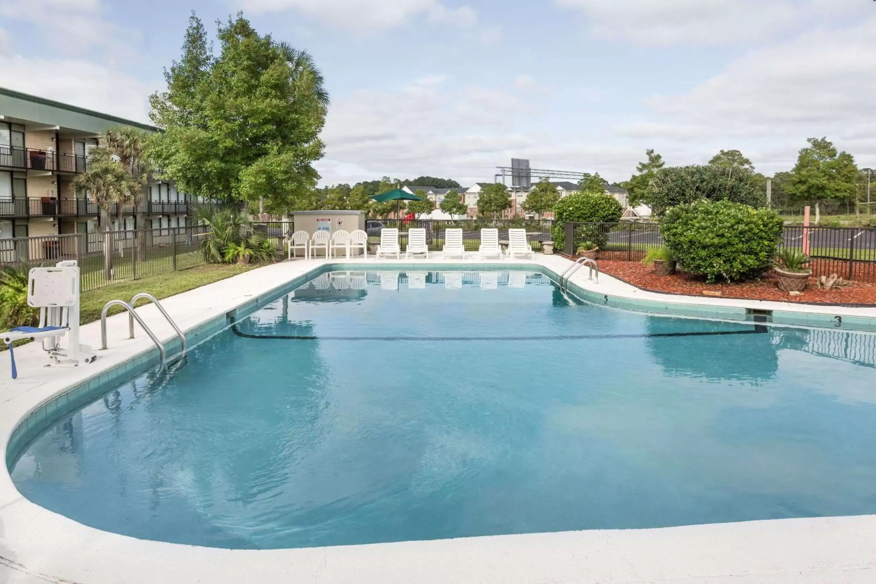 On site, Swimming Pool in Super 8 by Wyndham Valdosta Mall