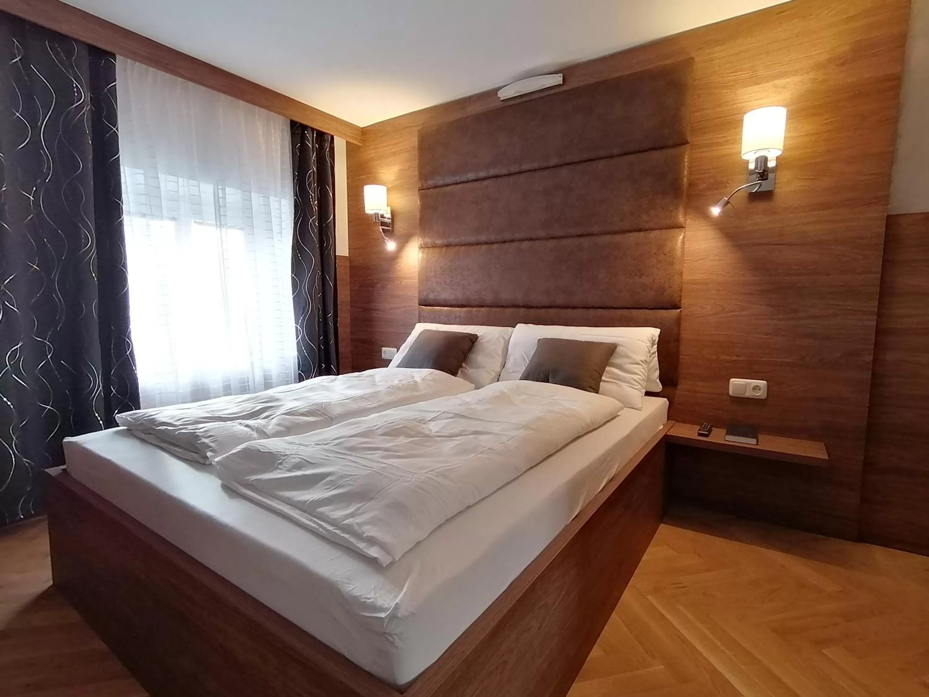 Decorative detail, Bed in GOLDEN STAR - Premium Apartments