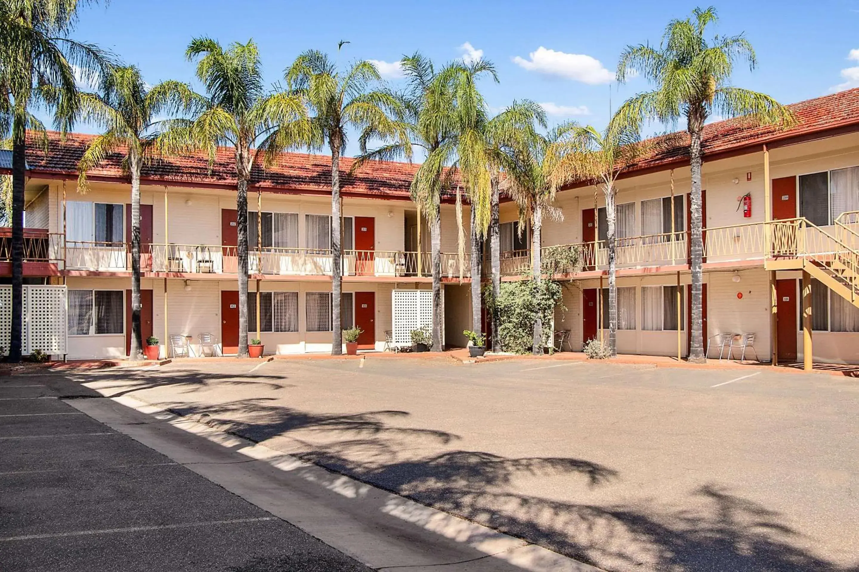 Property Building in Econo Lodge Griffith Motor Inn