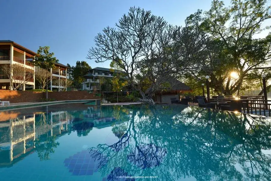 Pool view, Swimming Pool in Bansaeo Garden and Resort