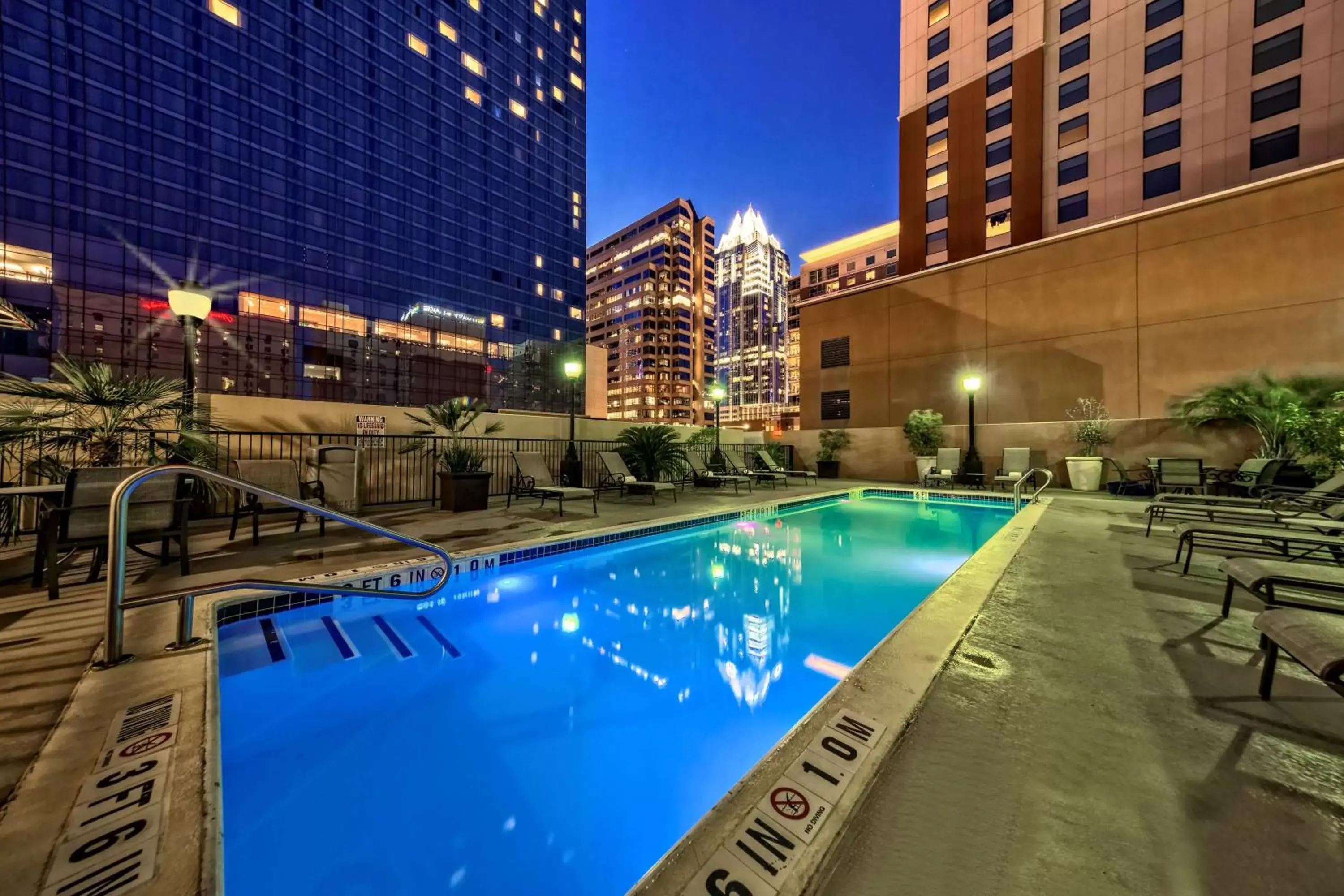 Pool view, Swimming Pool in Hampton Inn & Suites Austin-Downtown/Convention Center