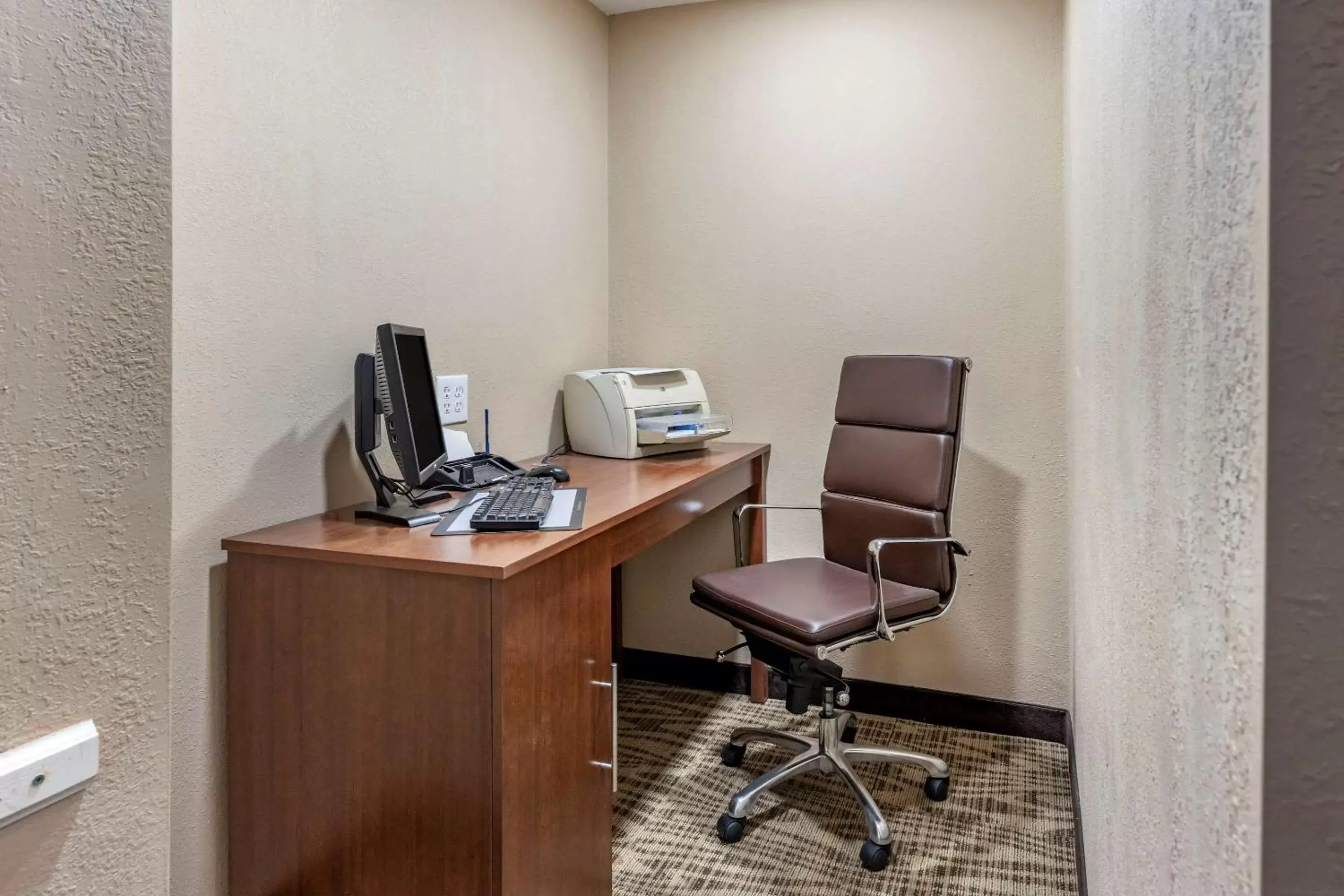 On site, Business Area/Conference Room in Comfort Inn & Suites Kelso - Longview