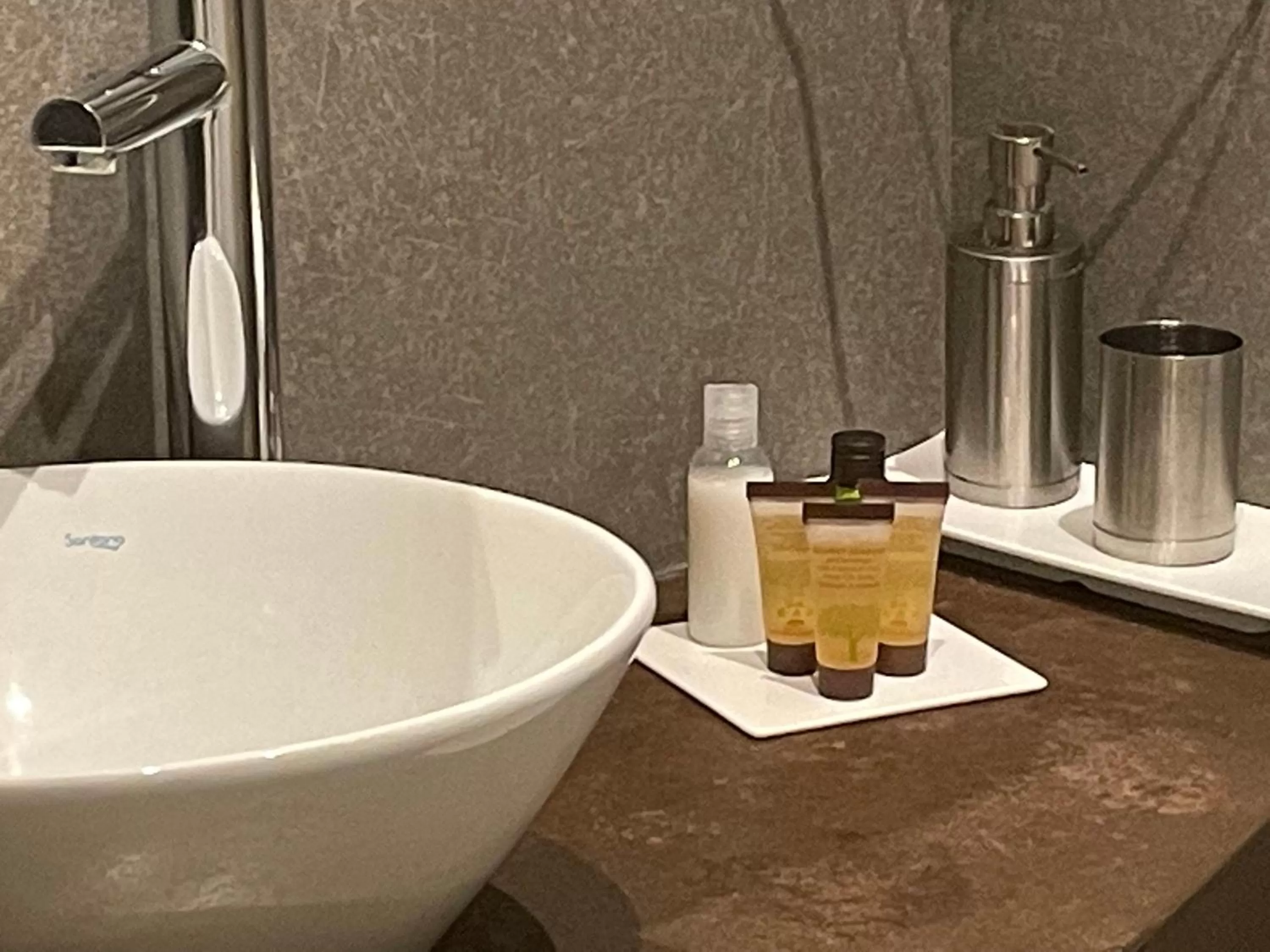 Bathroom in Etna Petit Relais