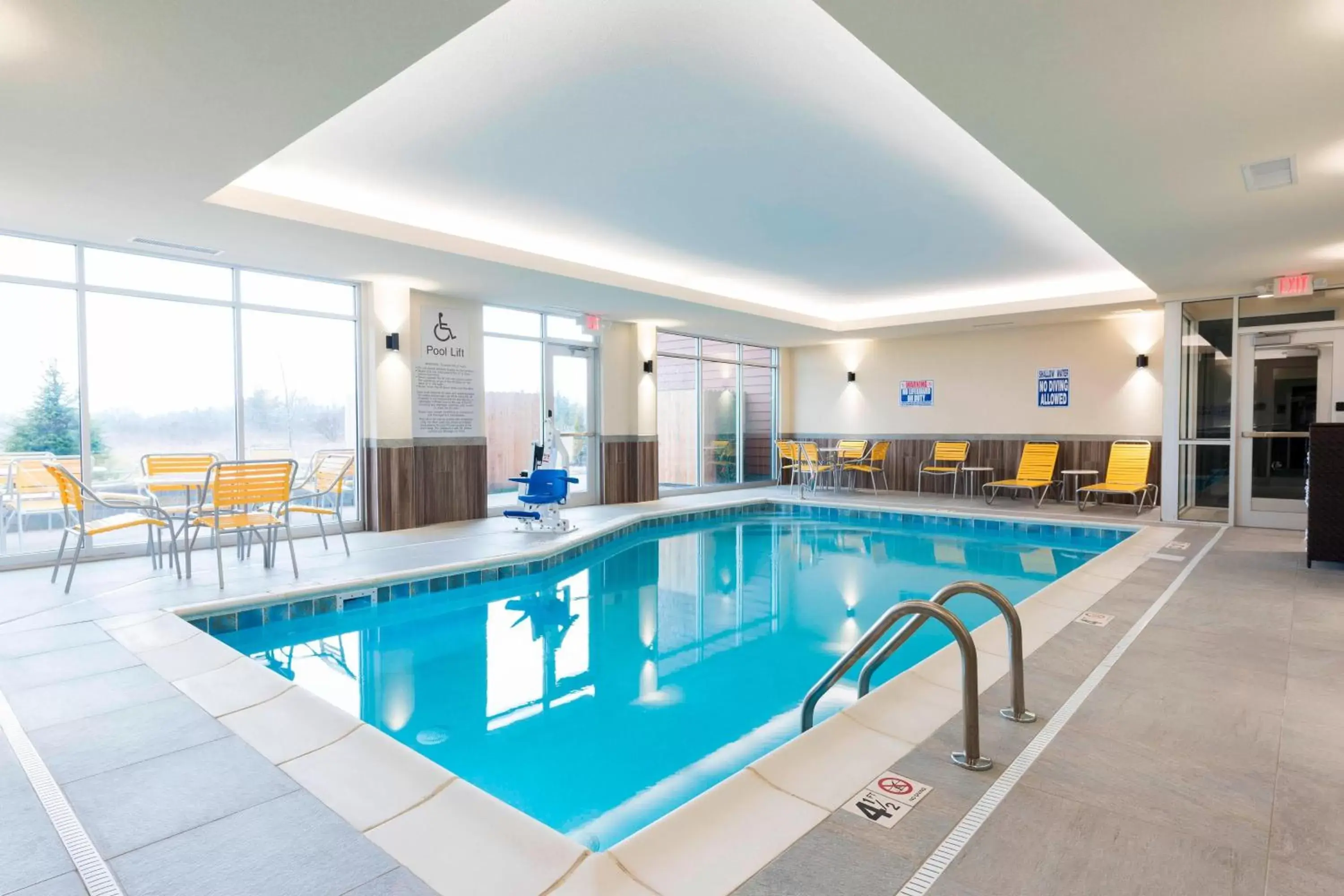 Swimming Pool in Fairfield Inn & Suites by Marriott Medina