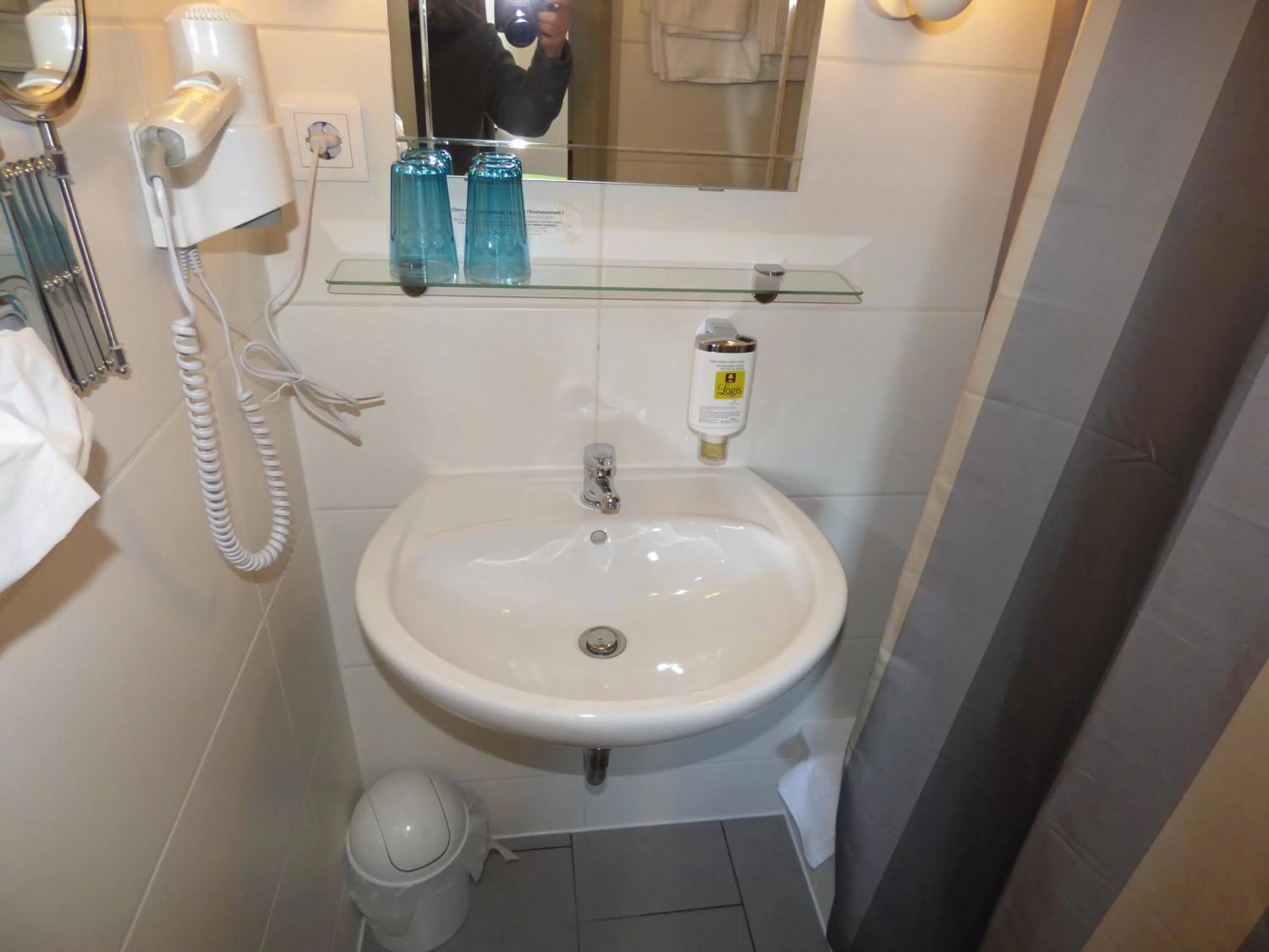 Shower in Hotel Art Inn Dinslaken