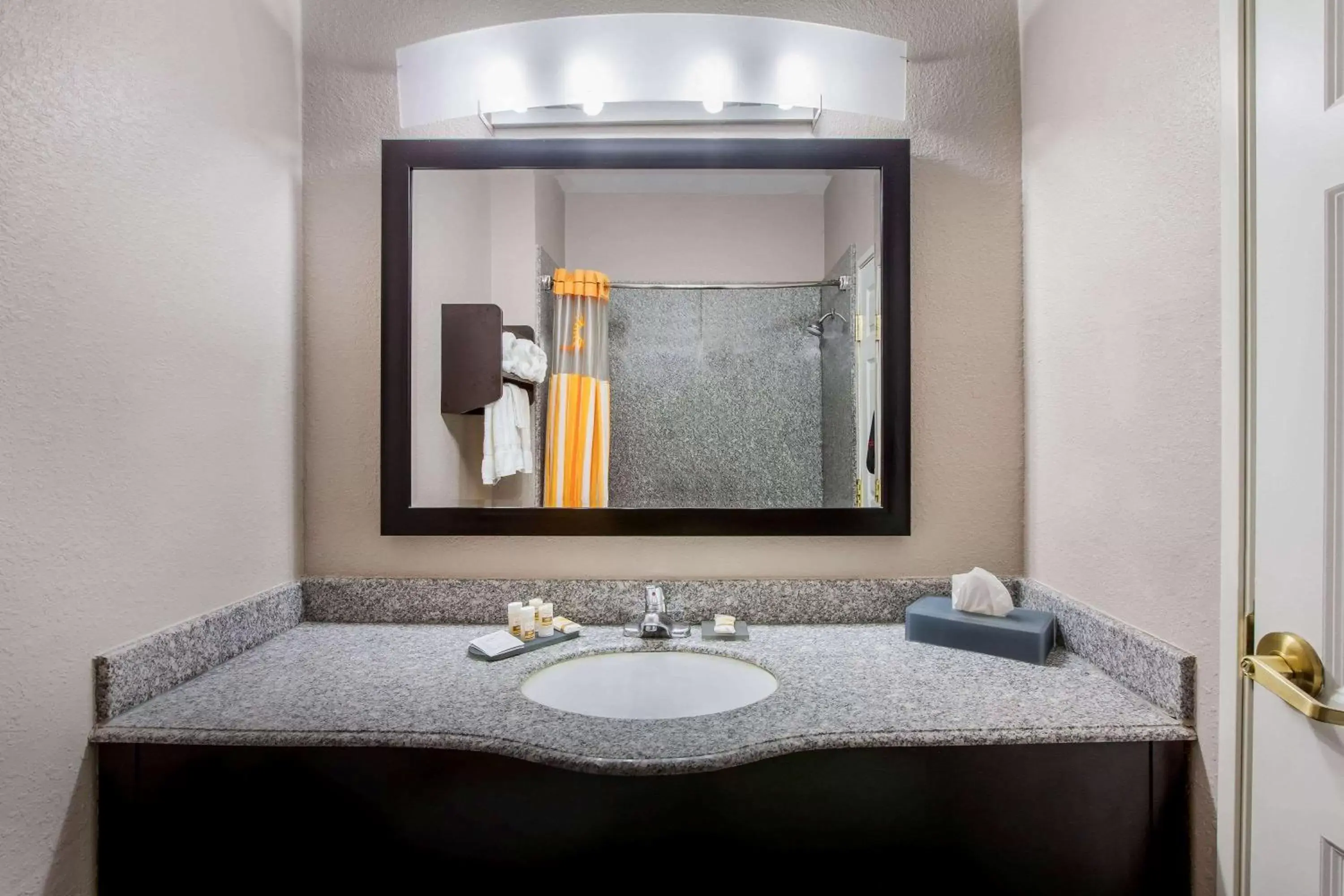 Bathroom in La Quinta by Wyndham Pasadena