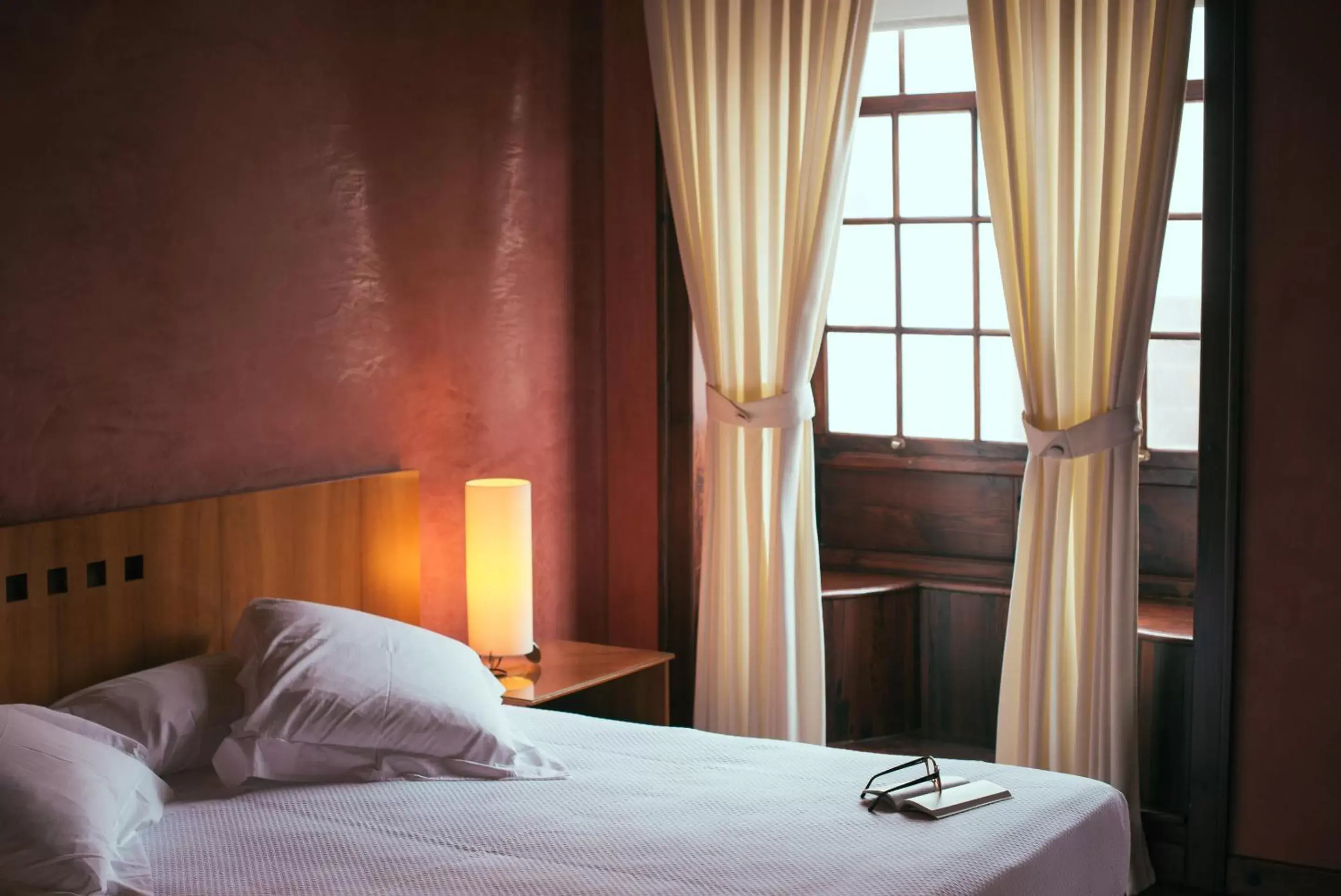 Bedroom, Bed in Hotel San Roque