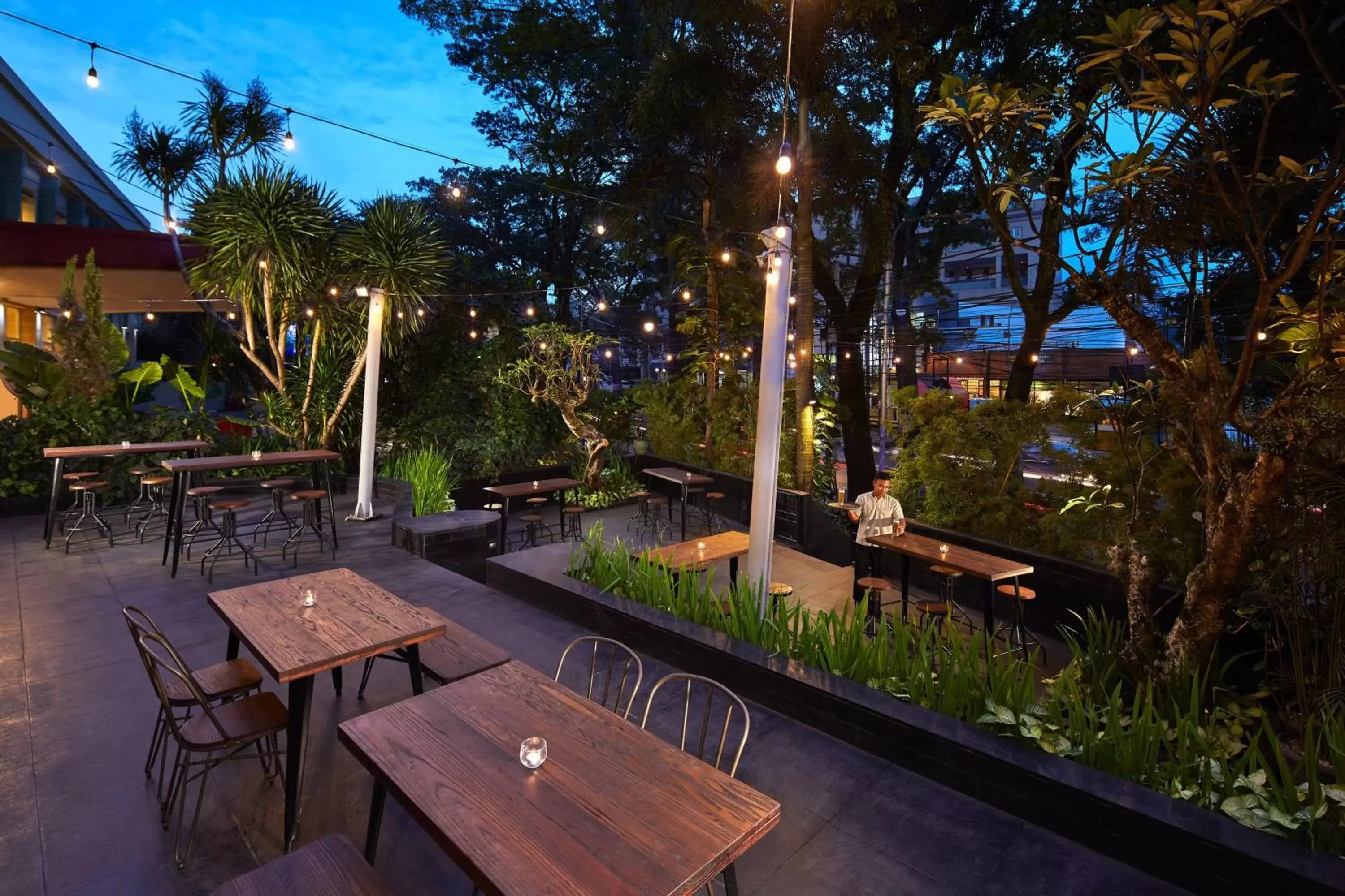 Restaurant/places to eat in Courtyard by Marriott Bandung Dago