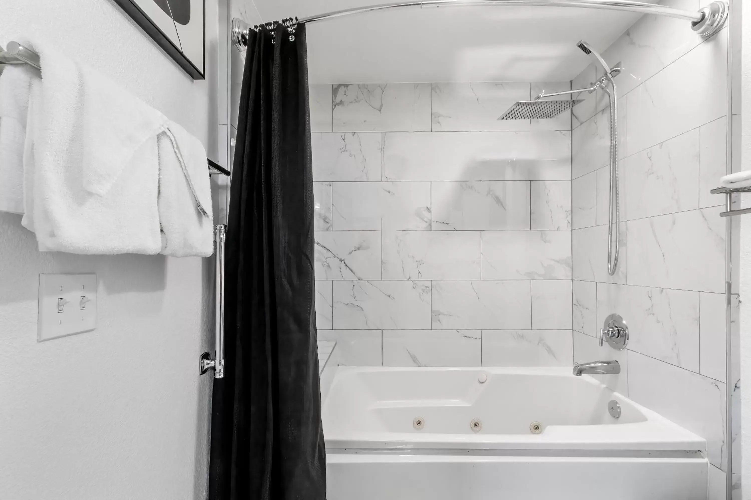 Shower, Bathroom in Ascot Suites Morro Bay