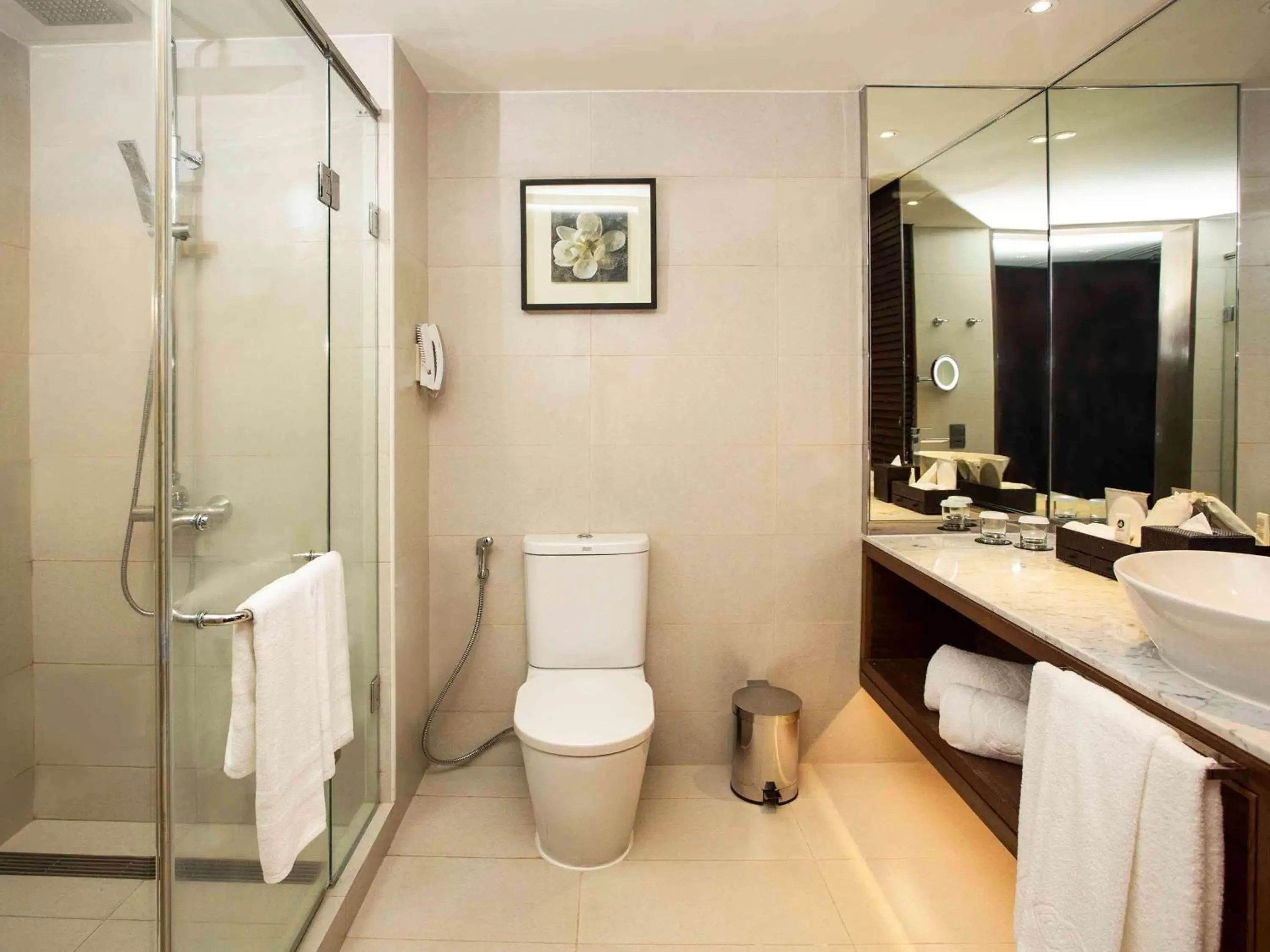 Bathroom in Sofitel Philippine Plaza Manila