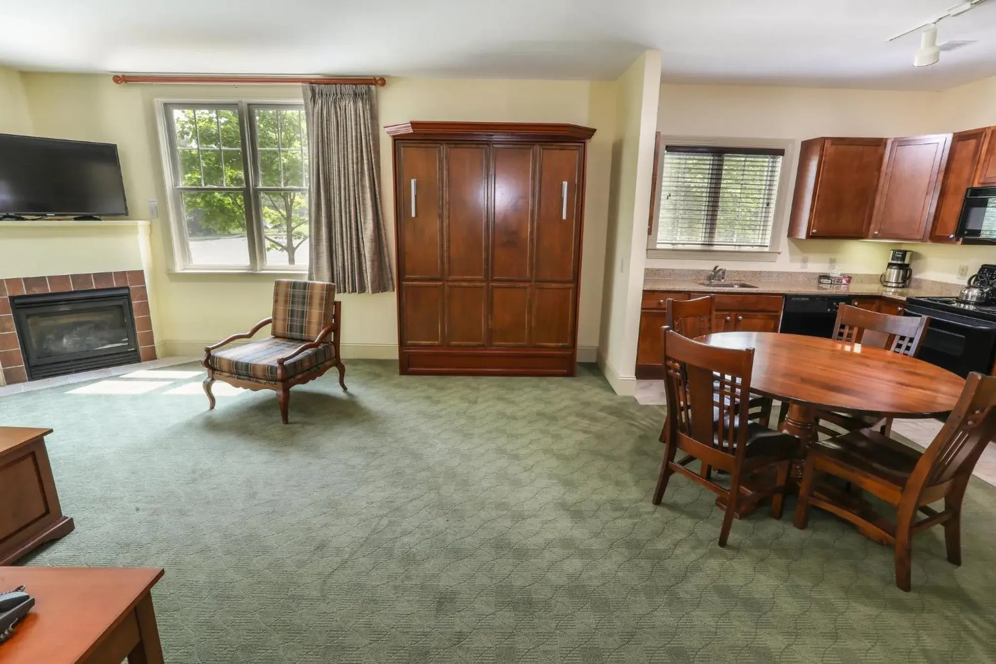 Living room, Dining Area in Kaatskill Mountain Club and Condos by Hunter Mountain
