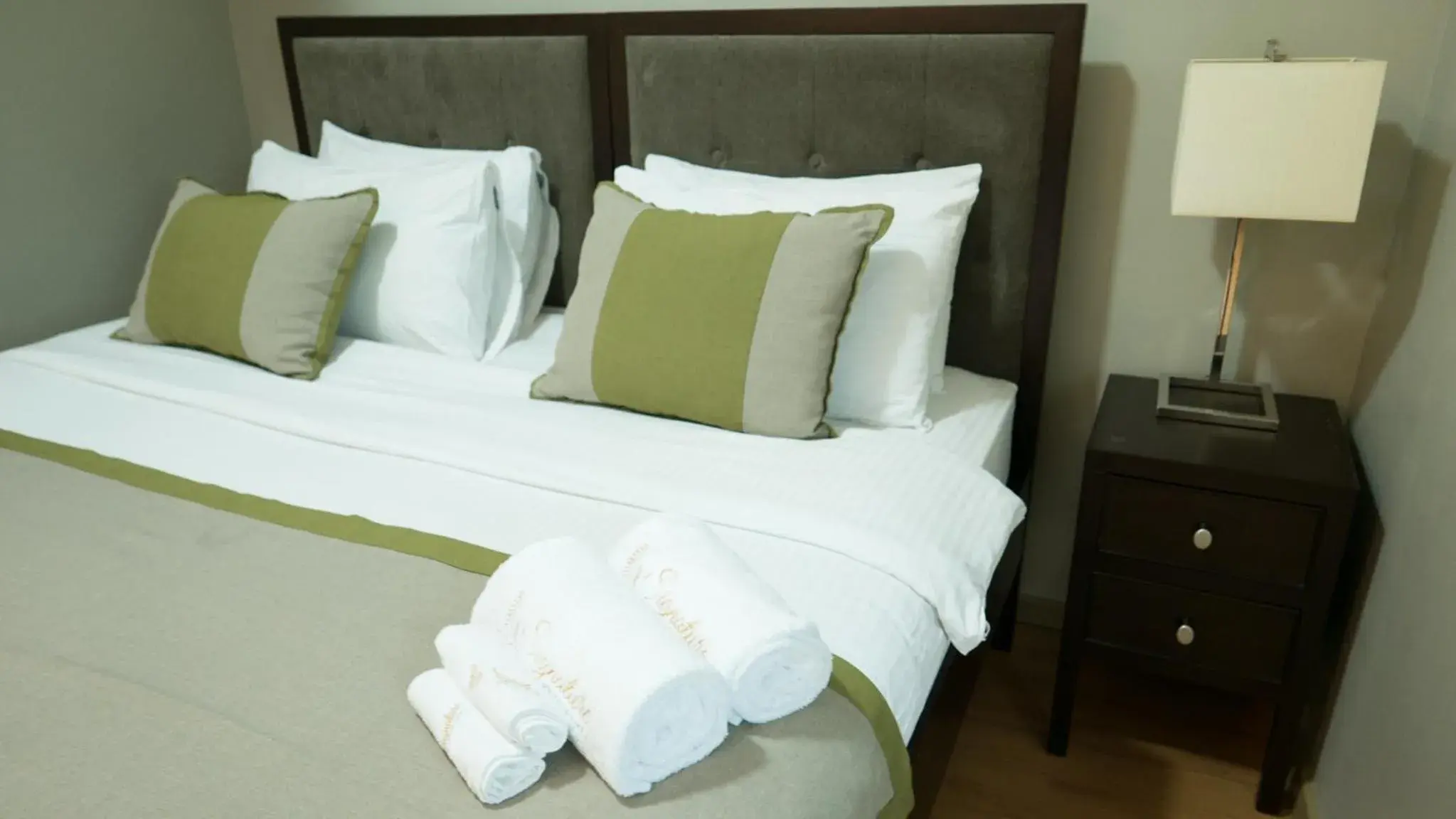 Bed in Avant Serviced Suites - Personal Concierge