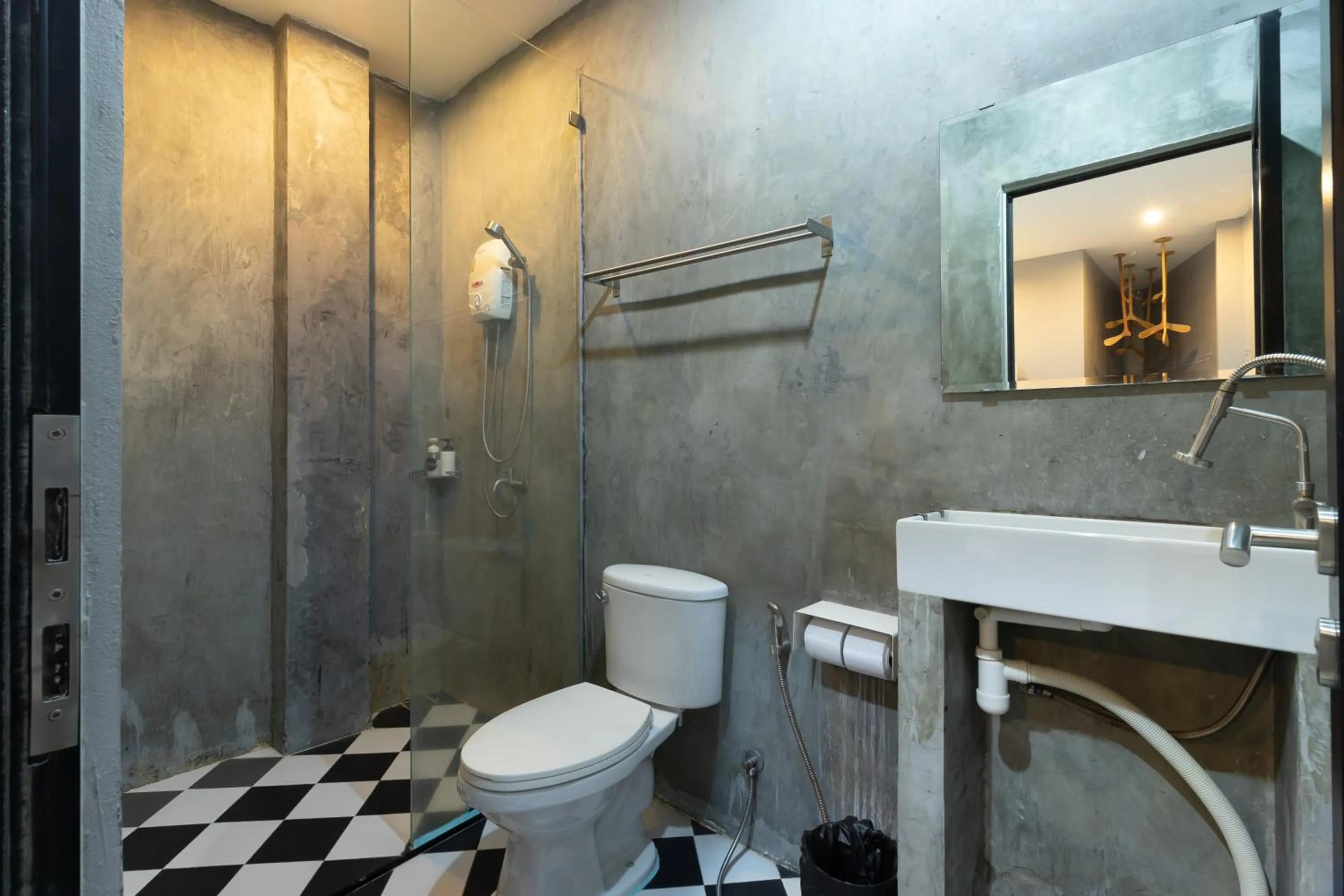 Bathroom in The Secret Service