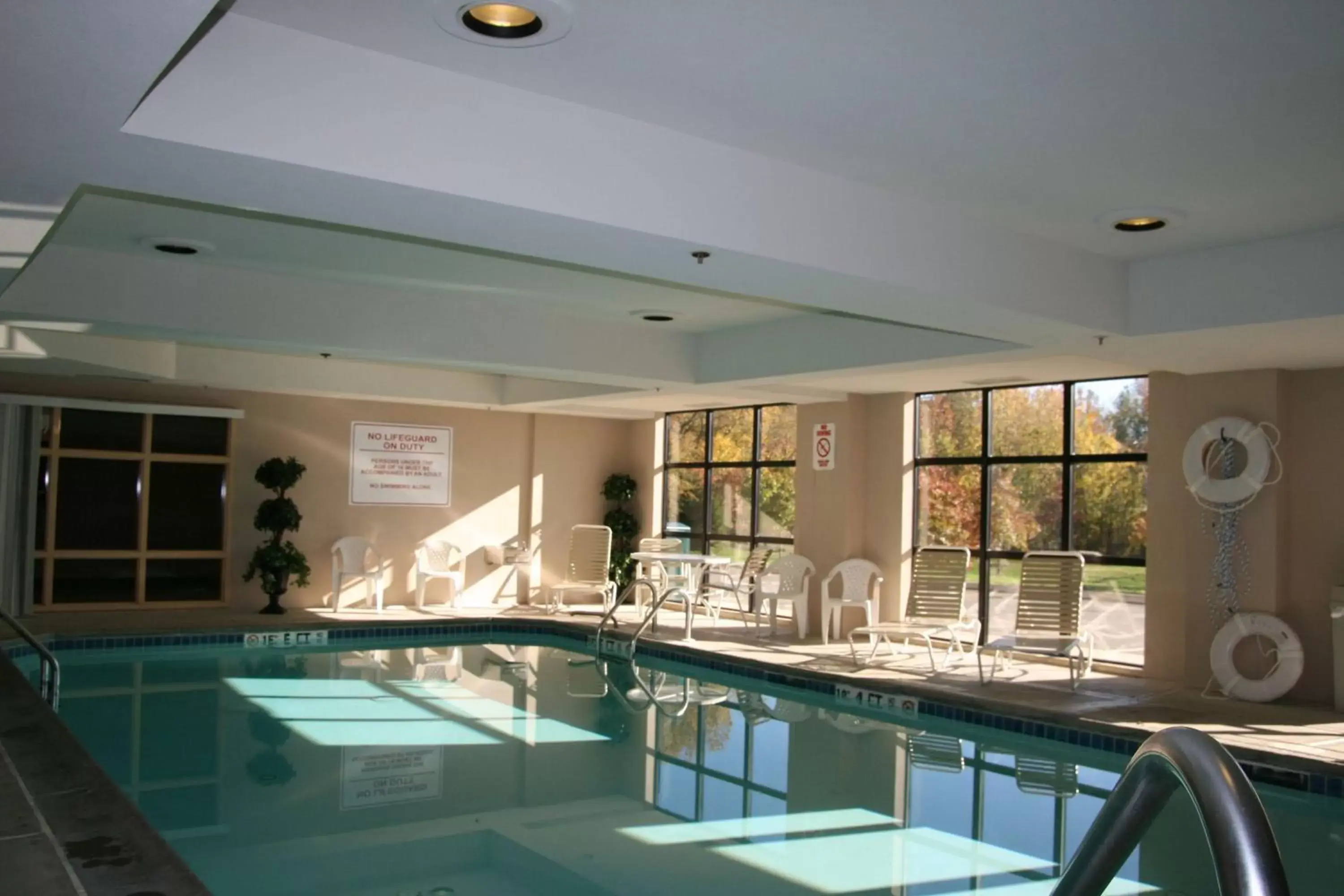 Pool view, Swimming Pool in Hampton Inn East Windsor