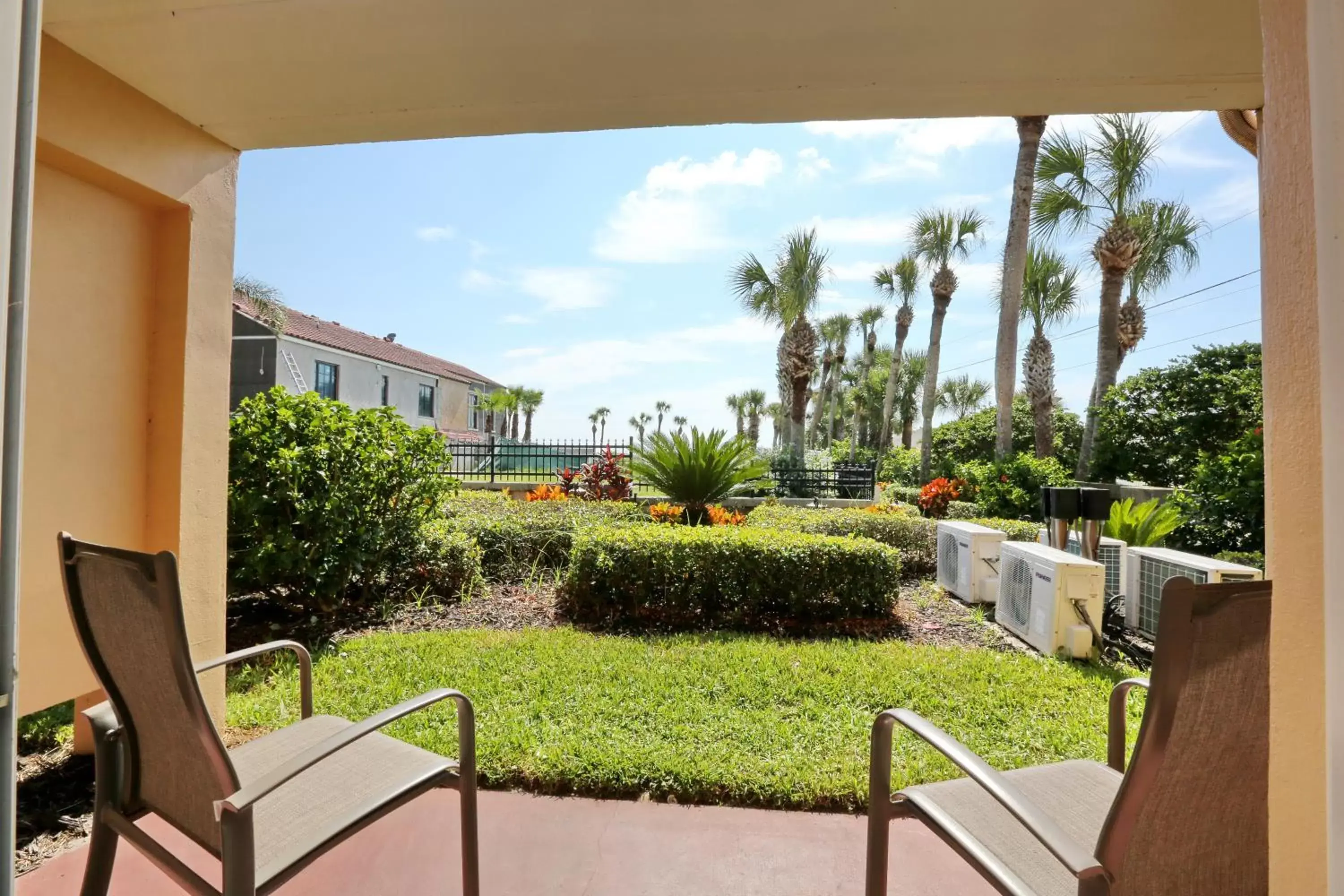 Balcony/Terrace, Garden in La Fiesta Ocean Inn & Suites